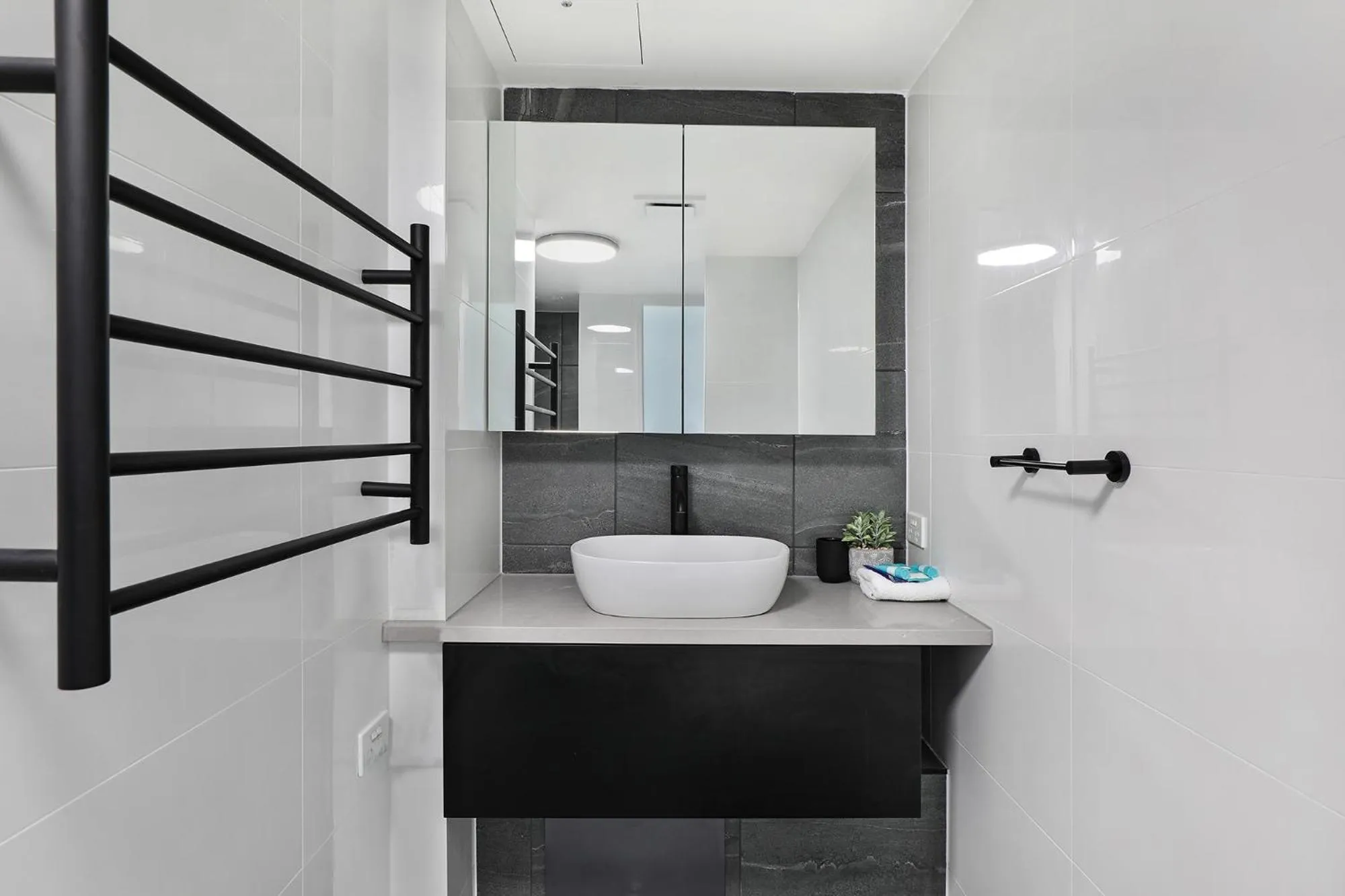 Bathroom in Grand Palais Boolarong Beachside Apartments