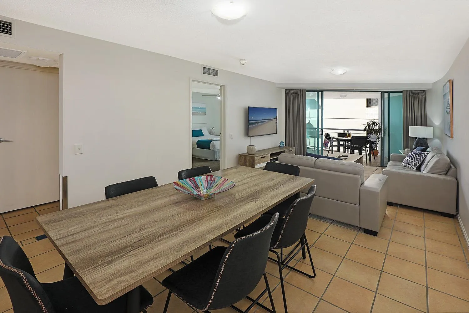Dining area in Grand Palais Boolarong Beachside Apartments