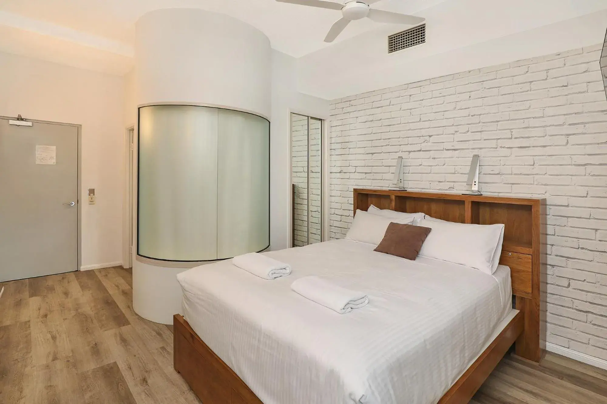 Deluxe Studio in Grand Palais Boolarong Beachside Apartments Deluxe Studio in Grand Palais Boolarong Beachside Apartments