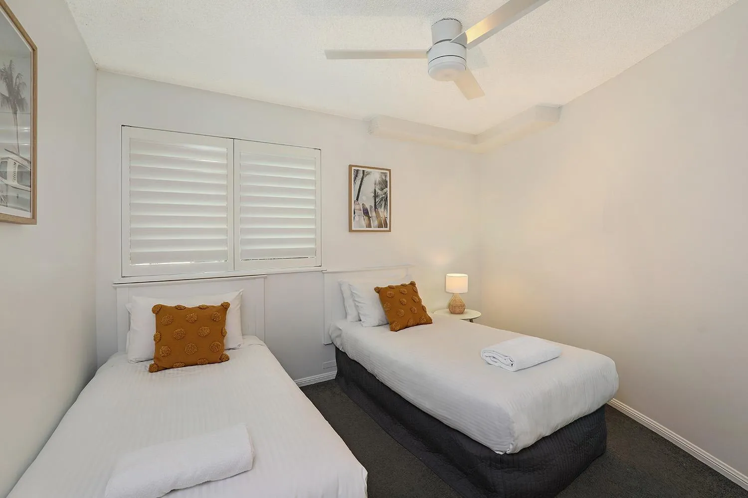 Bed in Grand Palais Boolarong Beachside Apartments