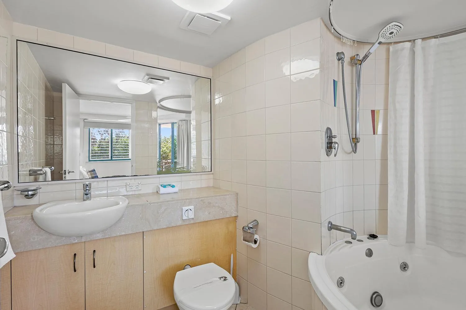 Grand Palais Boolarong Beachside Apartments