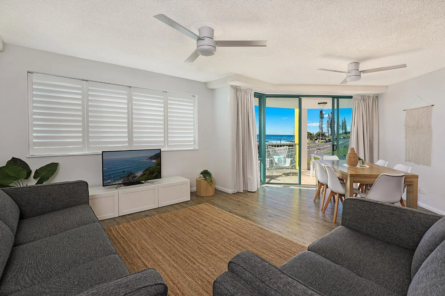 Seating area in Grand Palais Boolarong Beachside Apartments