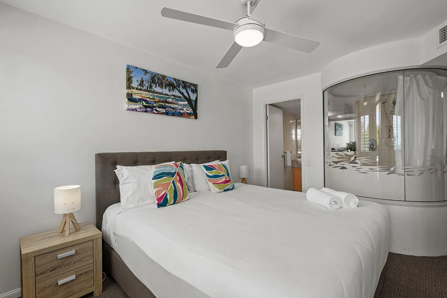 Bed in Grand Palais Boolarong Beachside Apartments