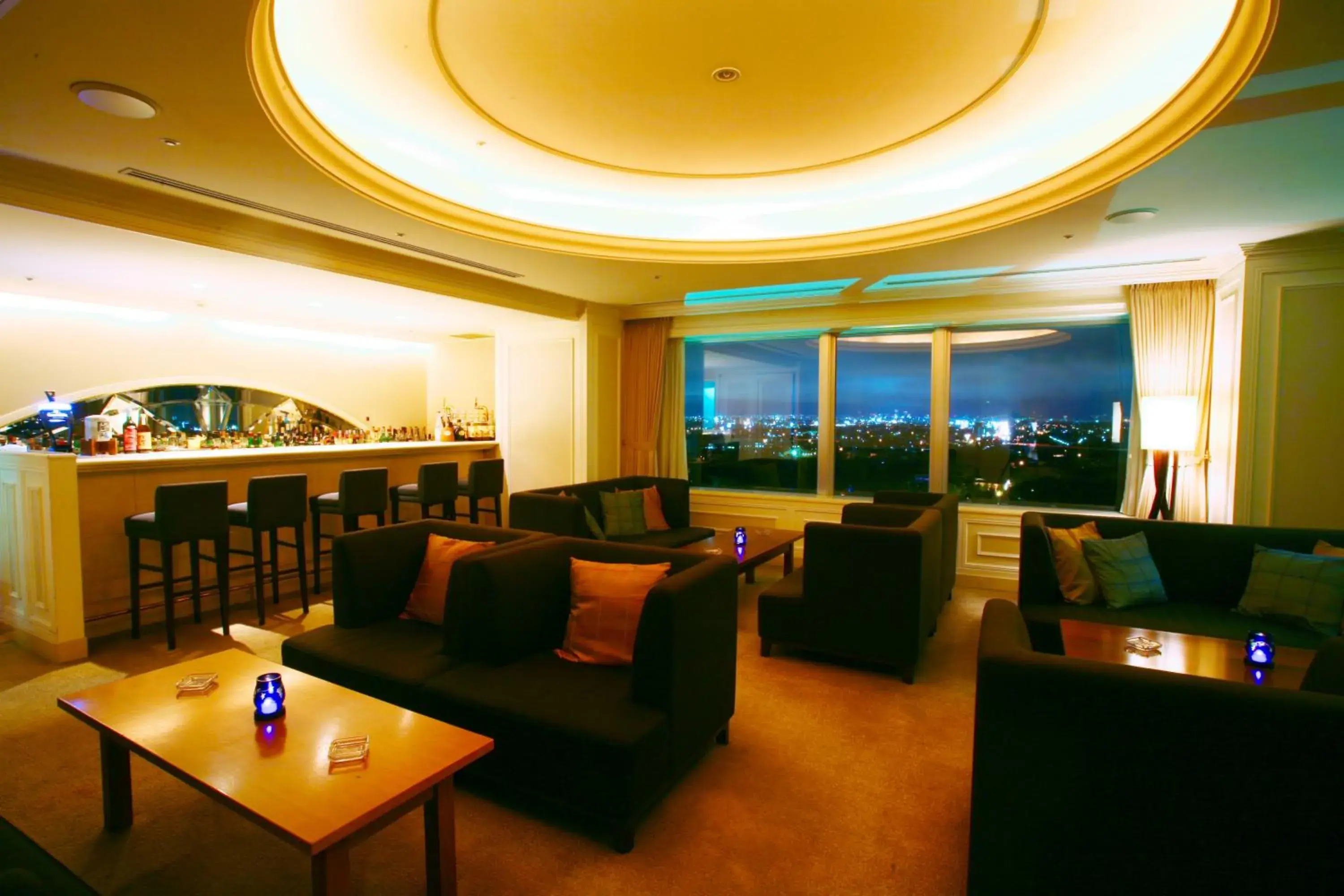 Lounge or bar in Chateraise Gateaux Kingdom Sapporo Hotel & Spa Resort Lounge or bar in Chateraise Gateaux Kingdom Sapporo Hotel & Spa Resort