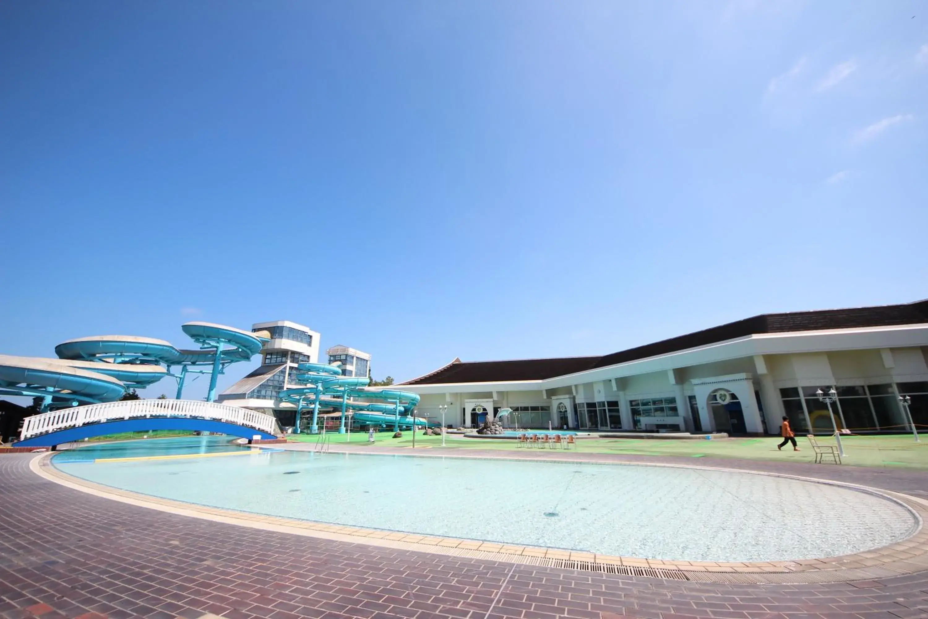 Swimming pool in Chateraise Gateaux Kingdom Sapporo Hotel & Spa Resort Swimming pool in Chateraise Gateaux Kingdom Sapporo Hotel & Spa Resort