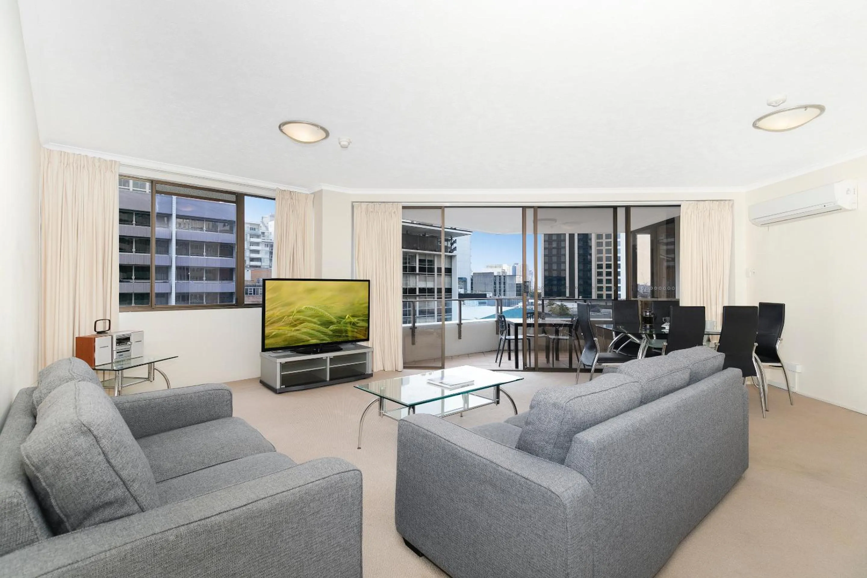 TV and multimedia in The Astor Apartments