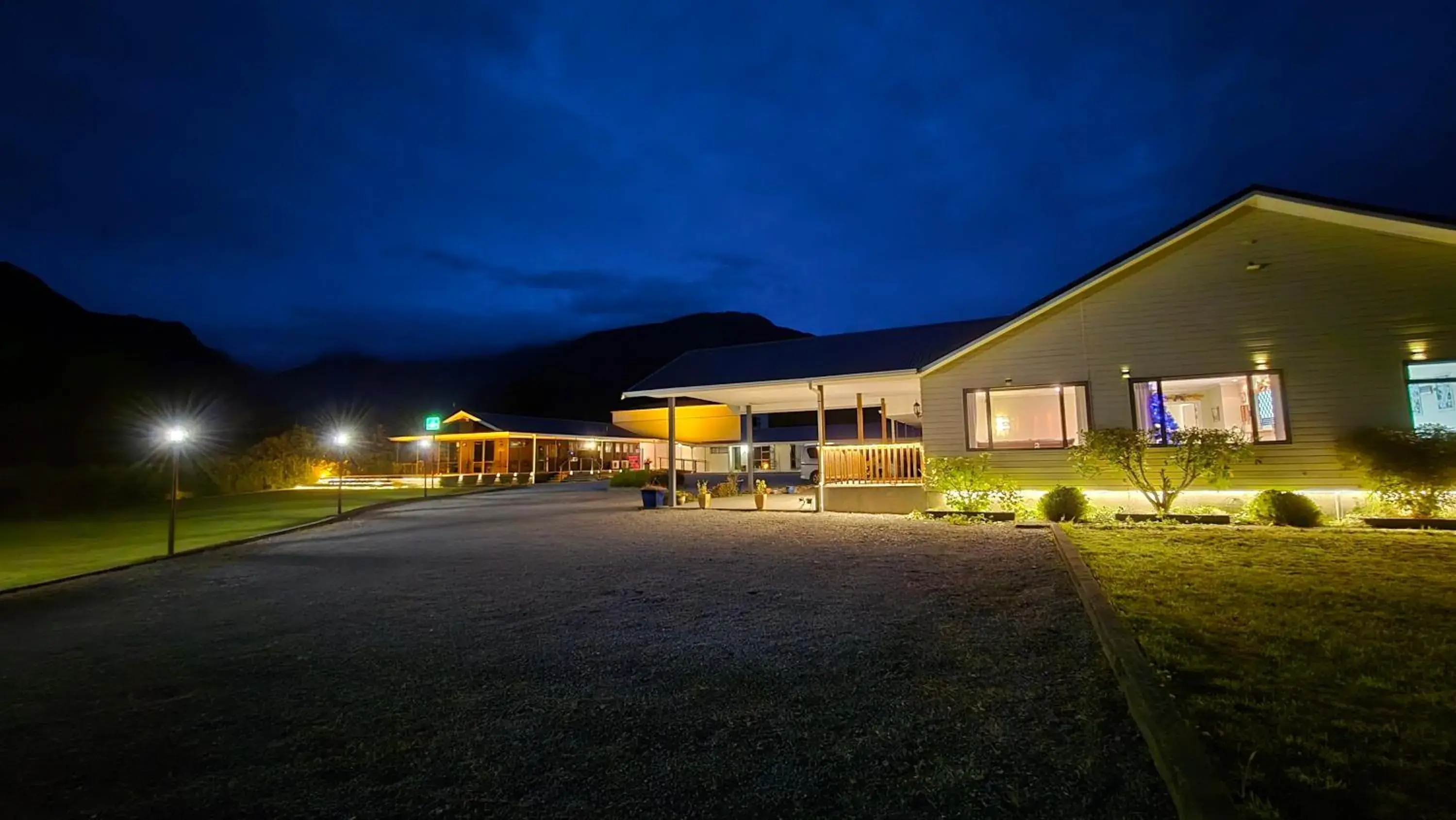 Property building in High Peaks Hotel Property building in High Peaks Hotel