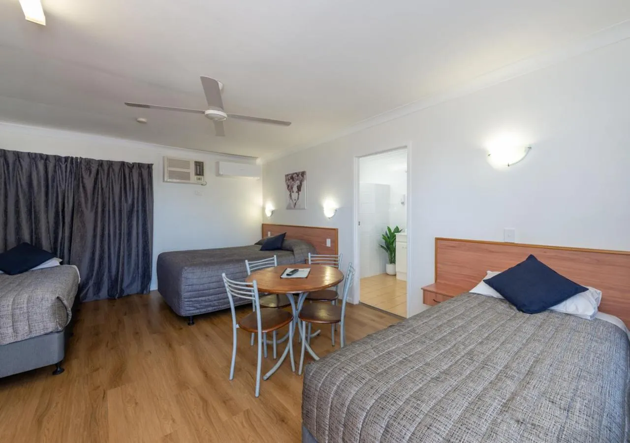 Bedroom, Bed in Riviera on Ruthven