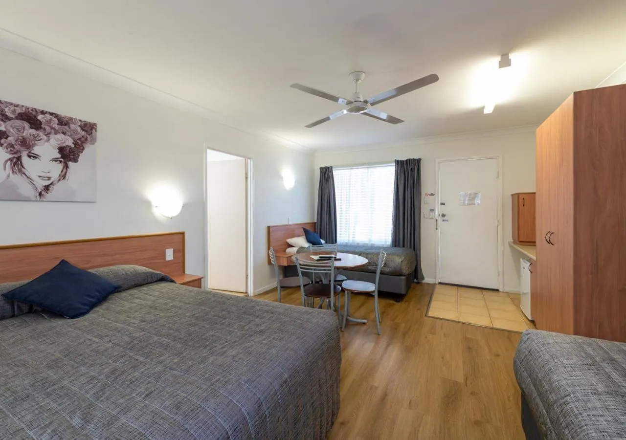 Bedroom, Bed in Riviera on Ruthven