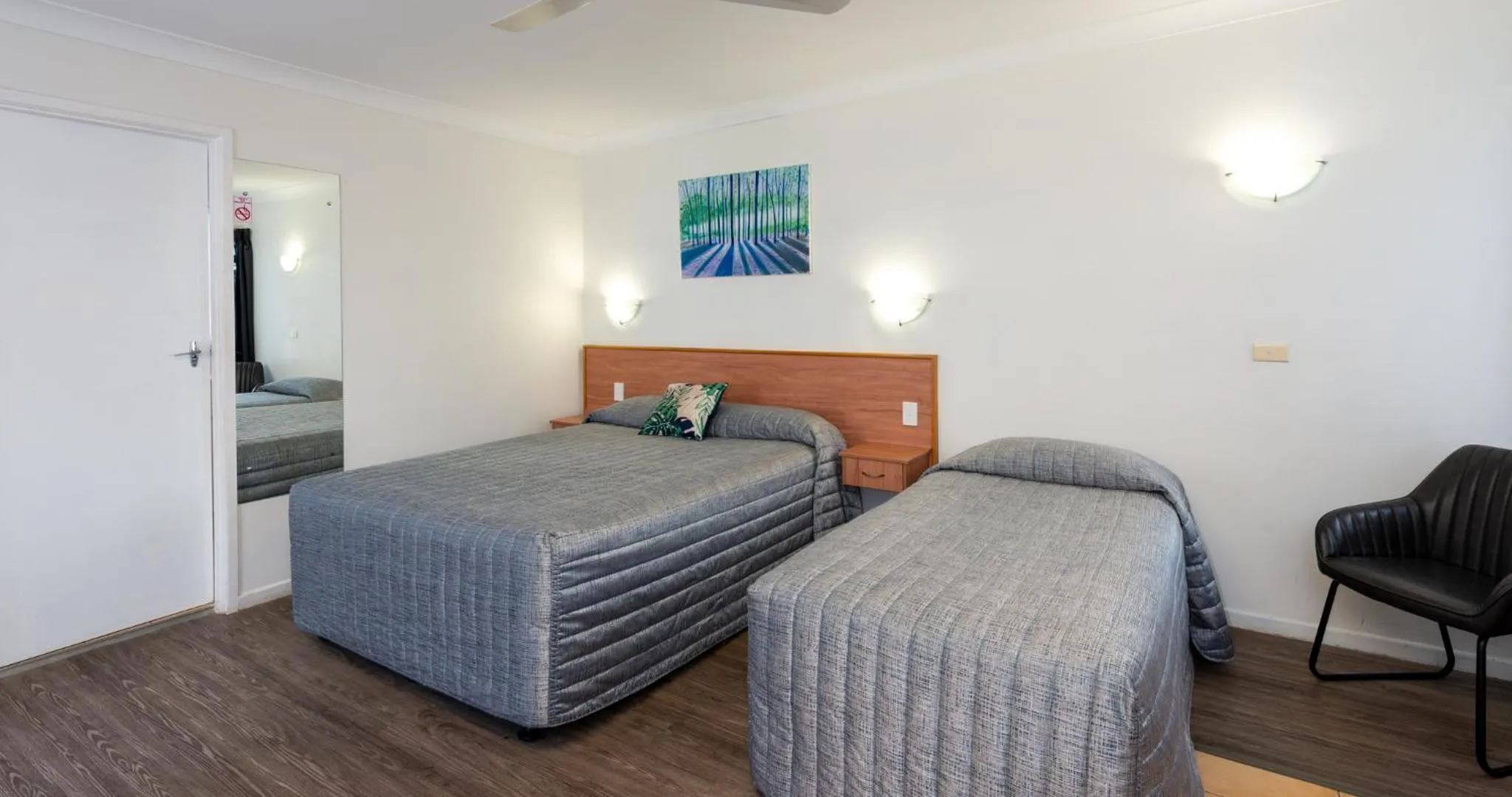 Bedroom, Bed in Riviera on Ruthven