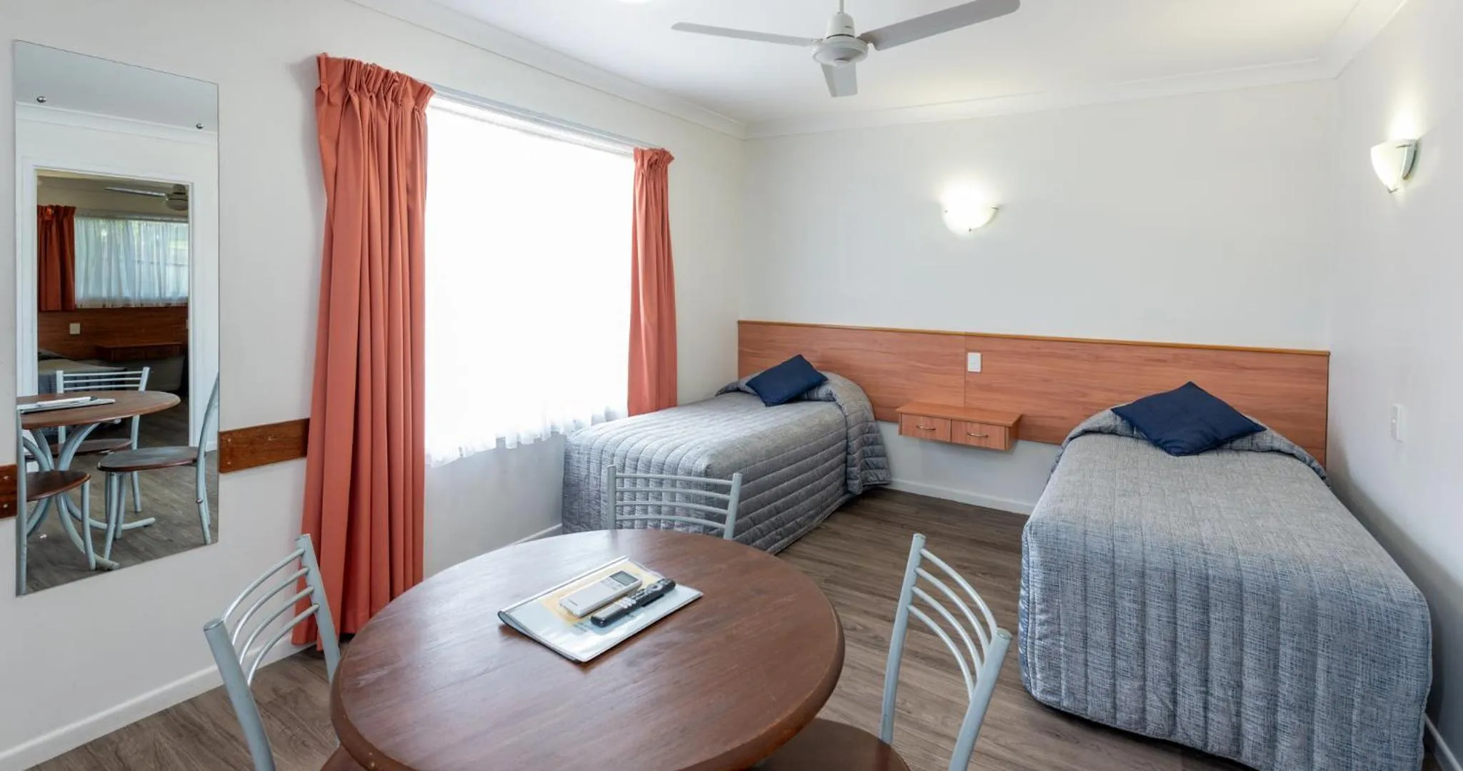 Bedroom, Bed in Riviera on Ruthven