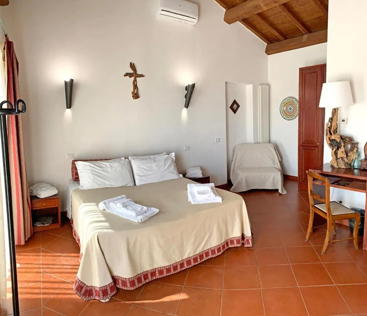 Bedroom, Bed in Resort Fonte Vulci