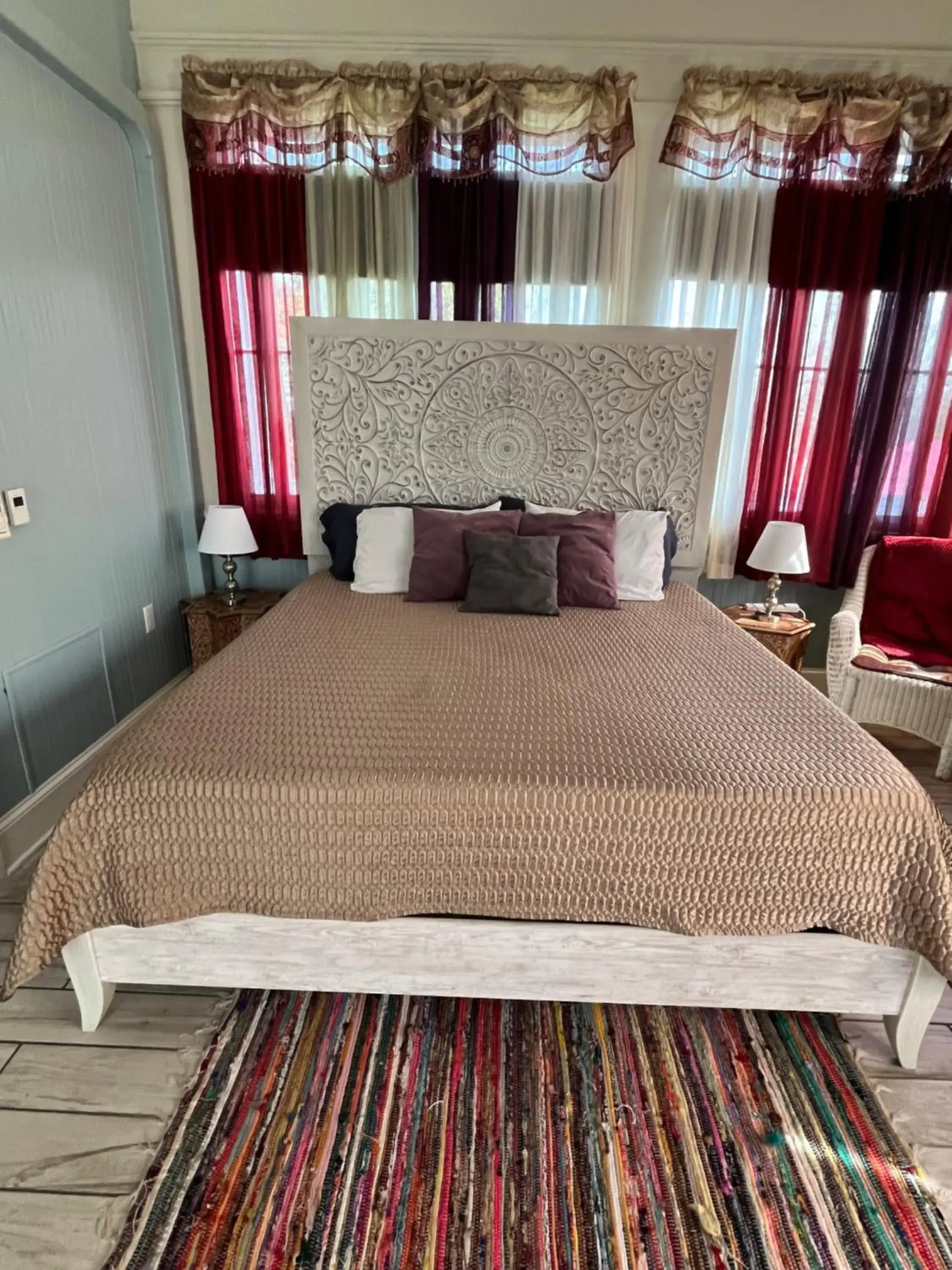 Bed in 1912 Bed and Breakfast Bed in 1912 Bed and Breakfast