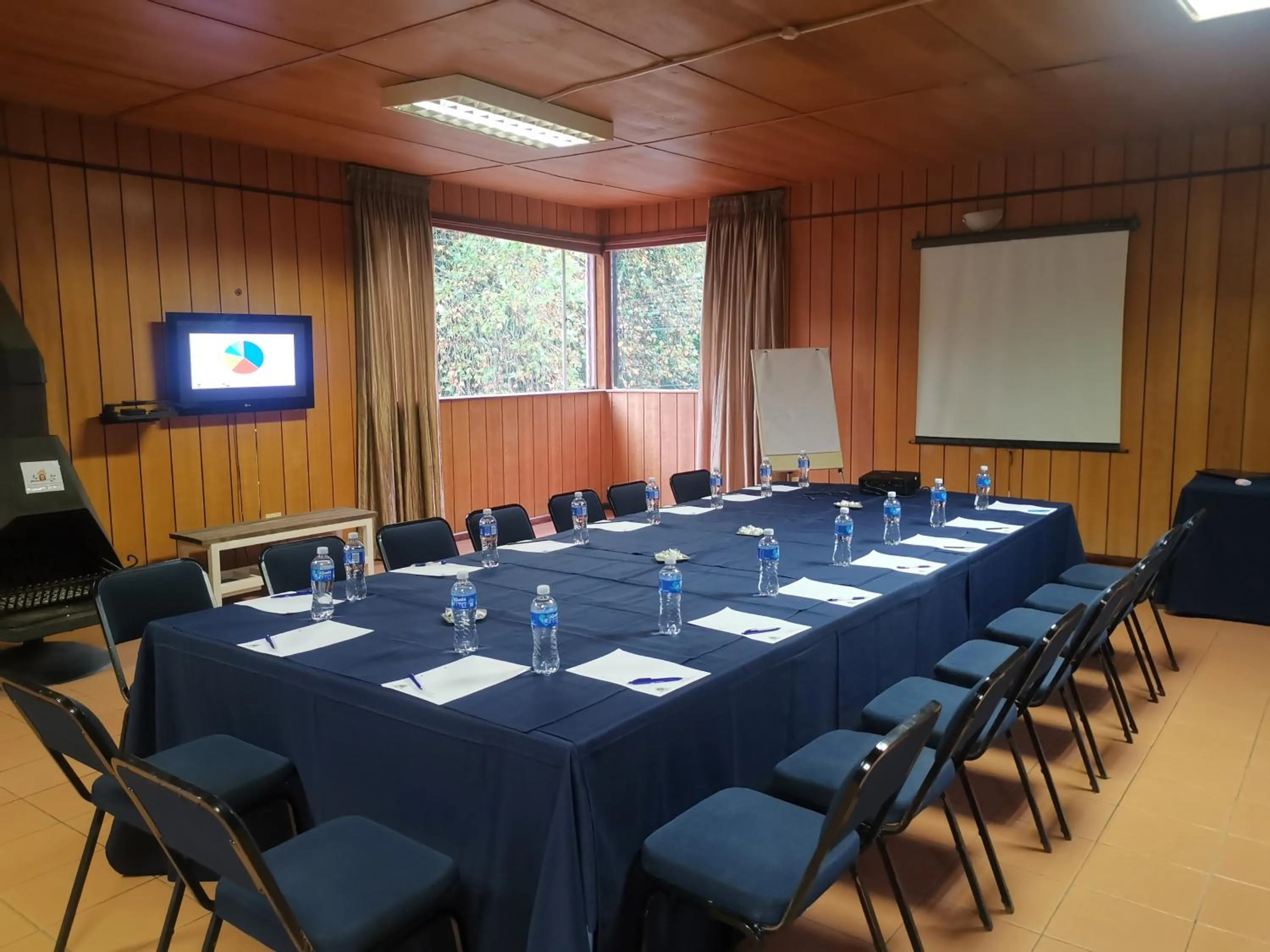Meeting/conference room in Kings Lodge Hotel