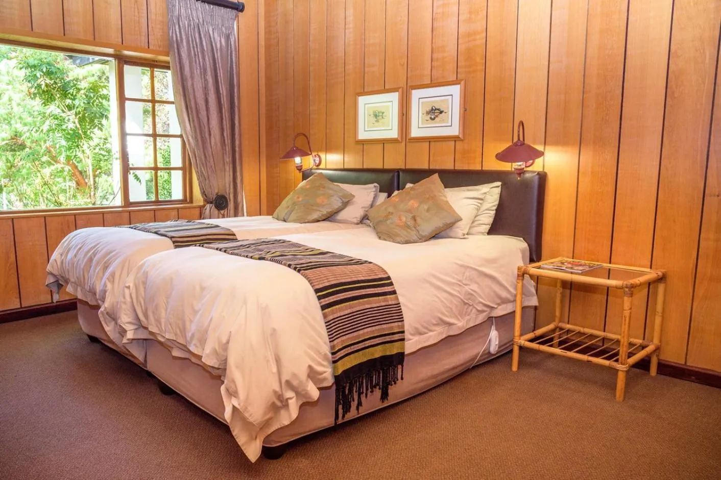 Bed in Kings Lodge Hotel