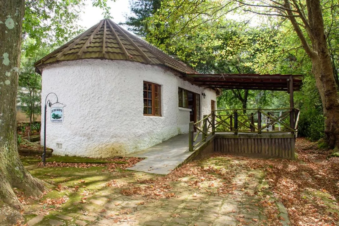 Property building in Kings Lodge Hotel