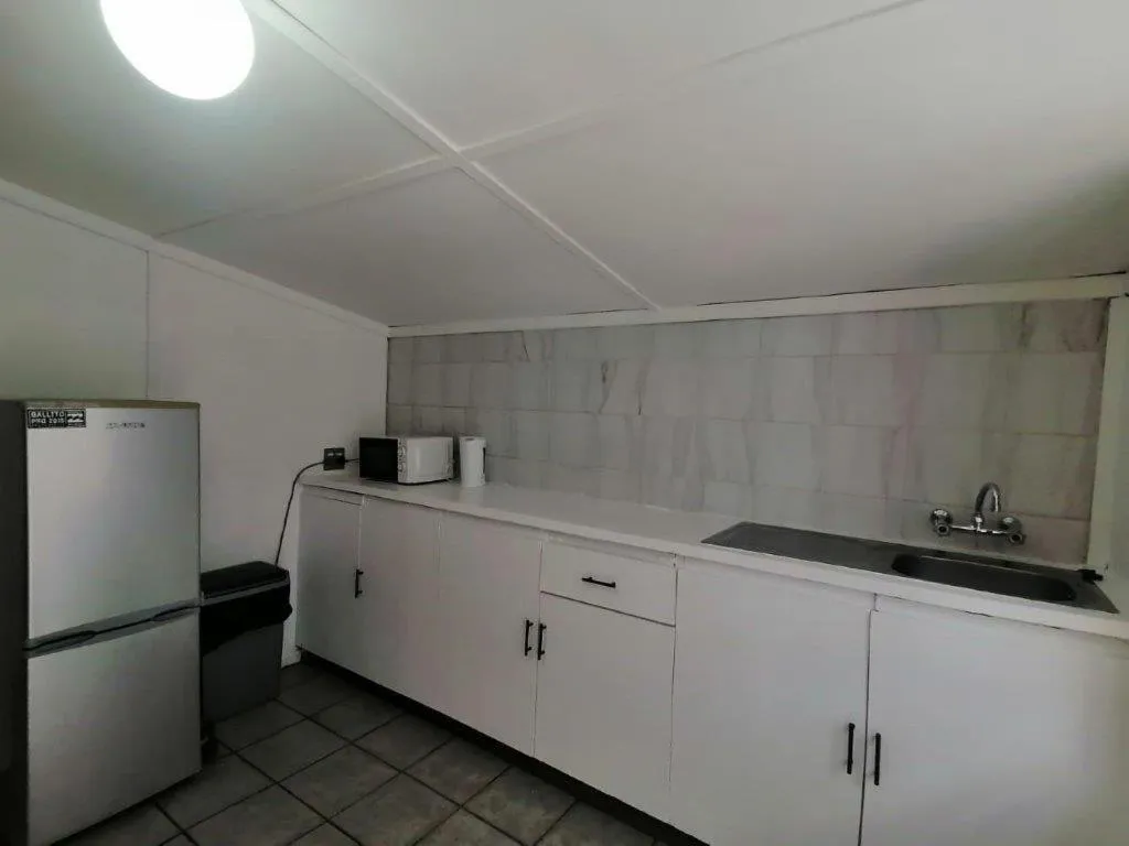 Kitchen or kitchenette in Kings Lodge Hotel