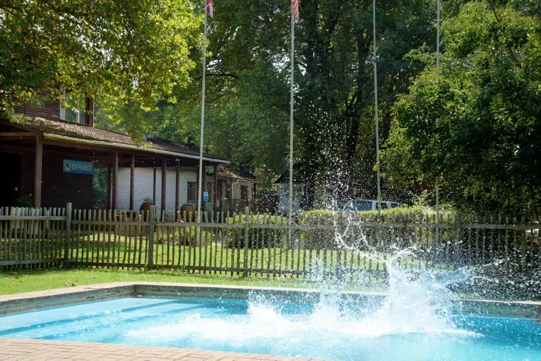 Swimming pool in Kings Lodge Hotel