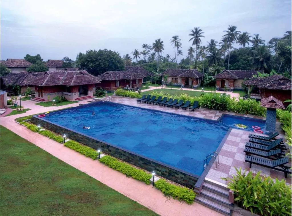 Swimming pool in Cherai Beach Resorts