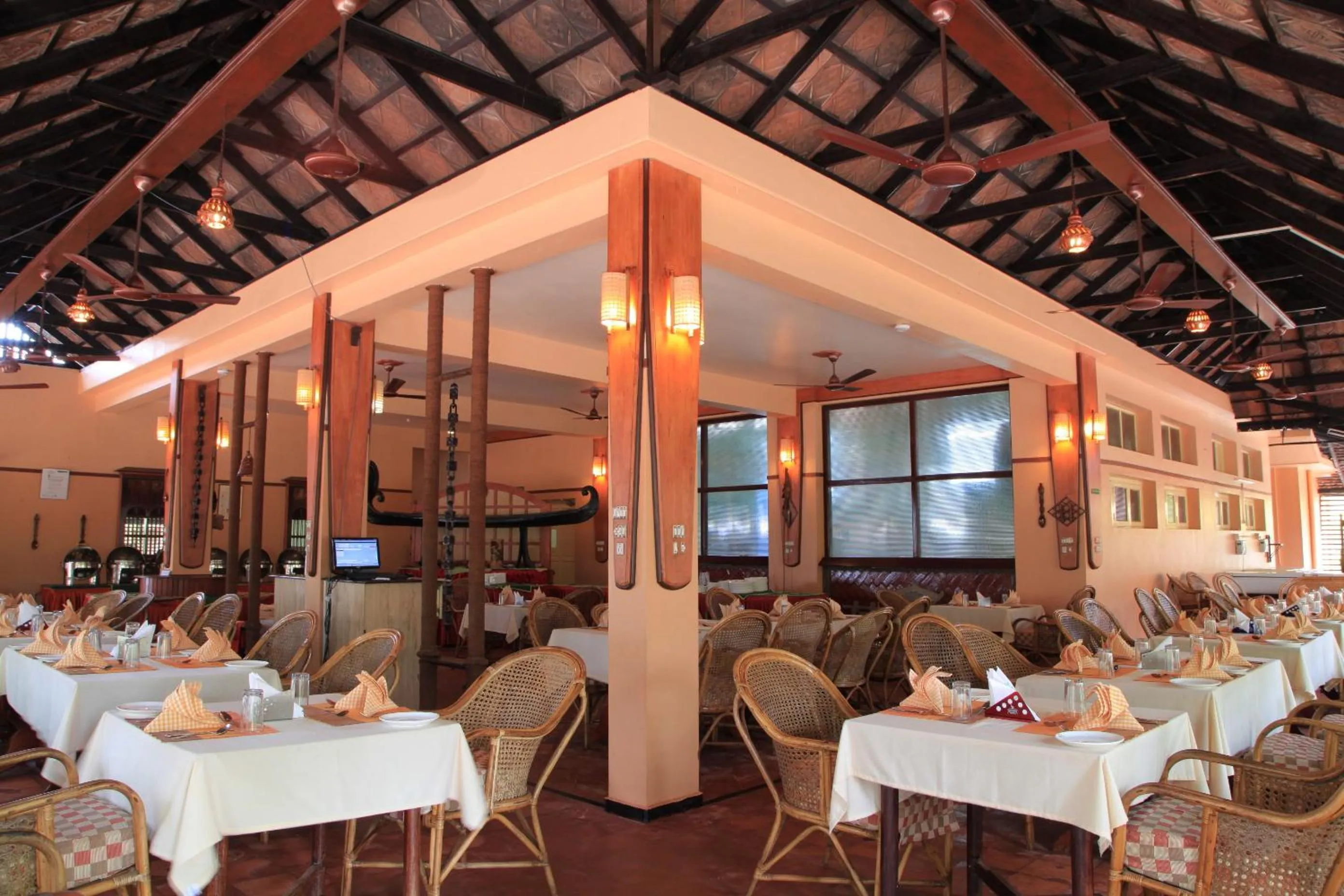 Restaurant/places to eat in Cherai Beach Resorts