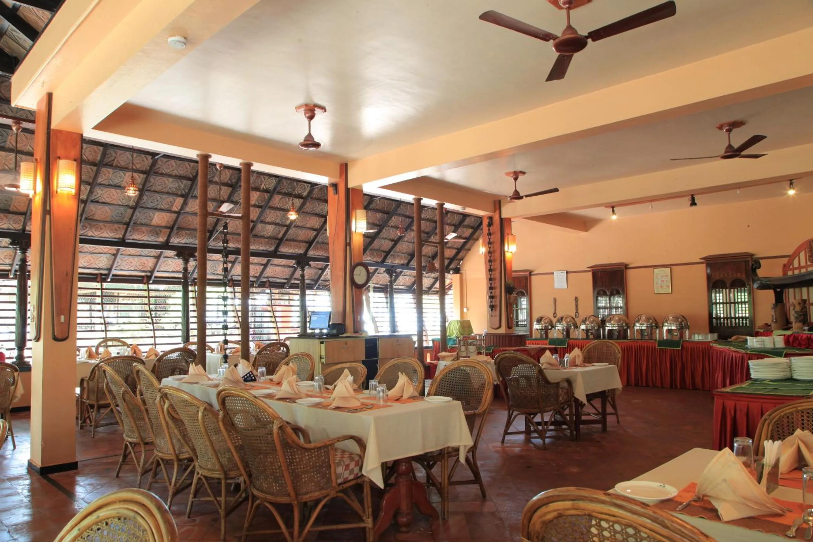 Restaurant/places to eat in Cherai Beach Resorts