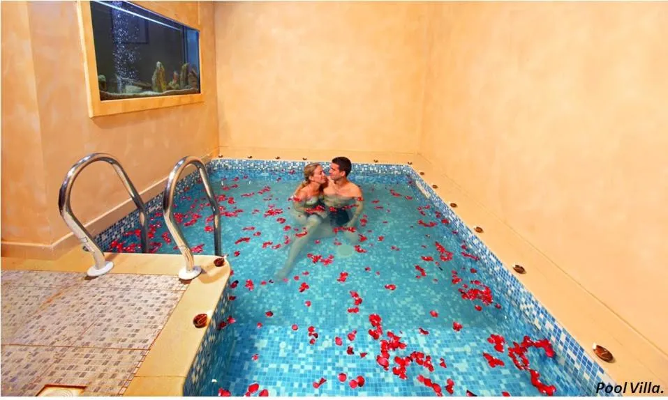 Swimming pool in Cherai Beach Resorts