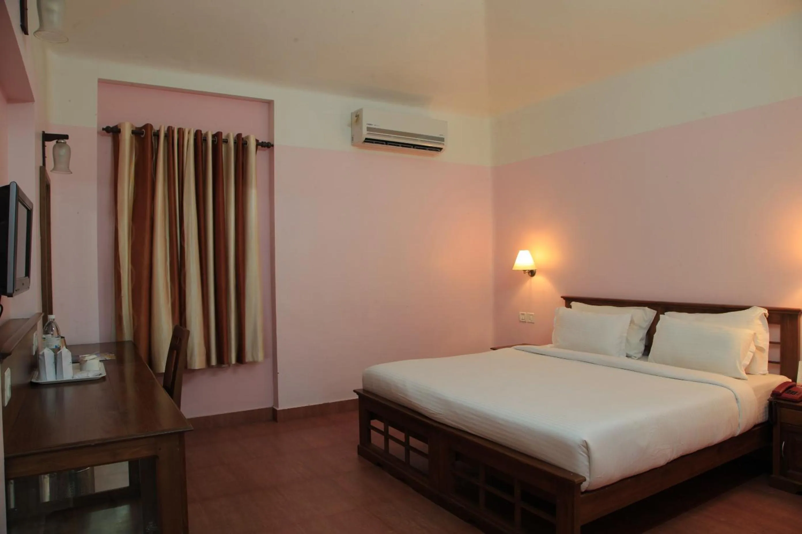 Photo of the whole room, Bed in Cherai Beach Resorts