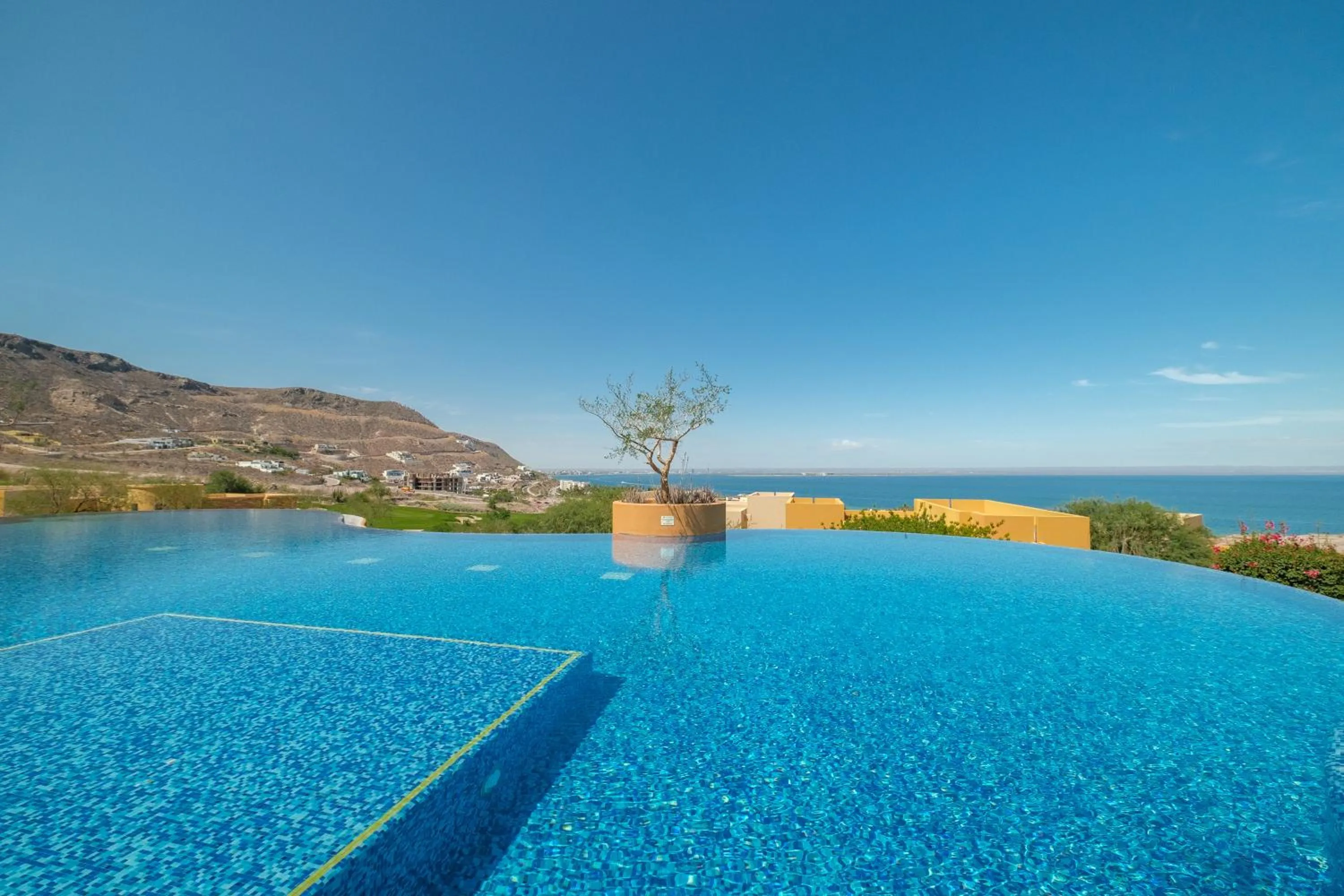 Sea view in Puerta Cortés Residences by Lumina