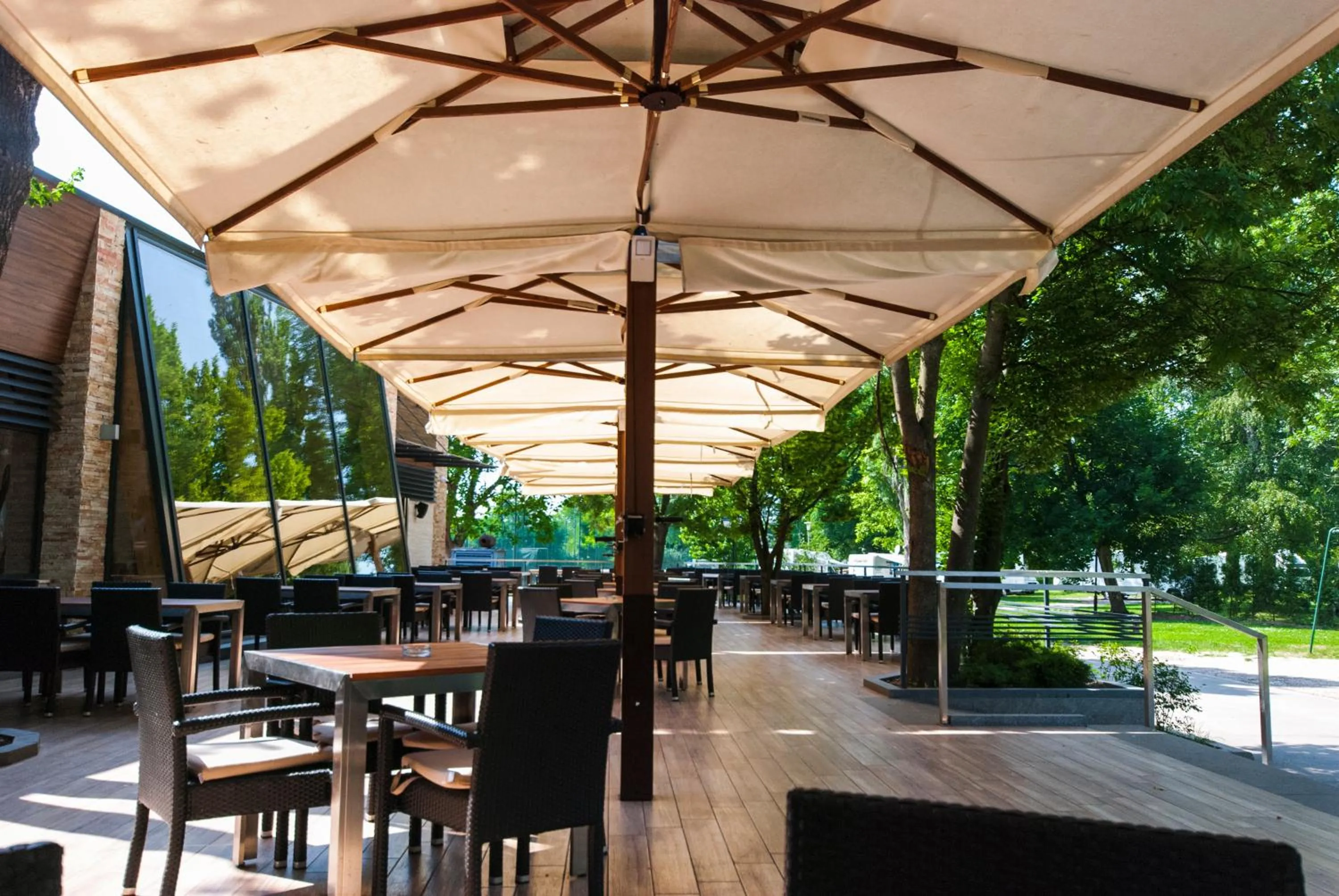 Restaurant/places to eat in Villas and apartments Oaza