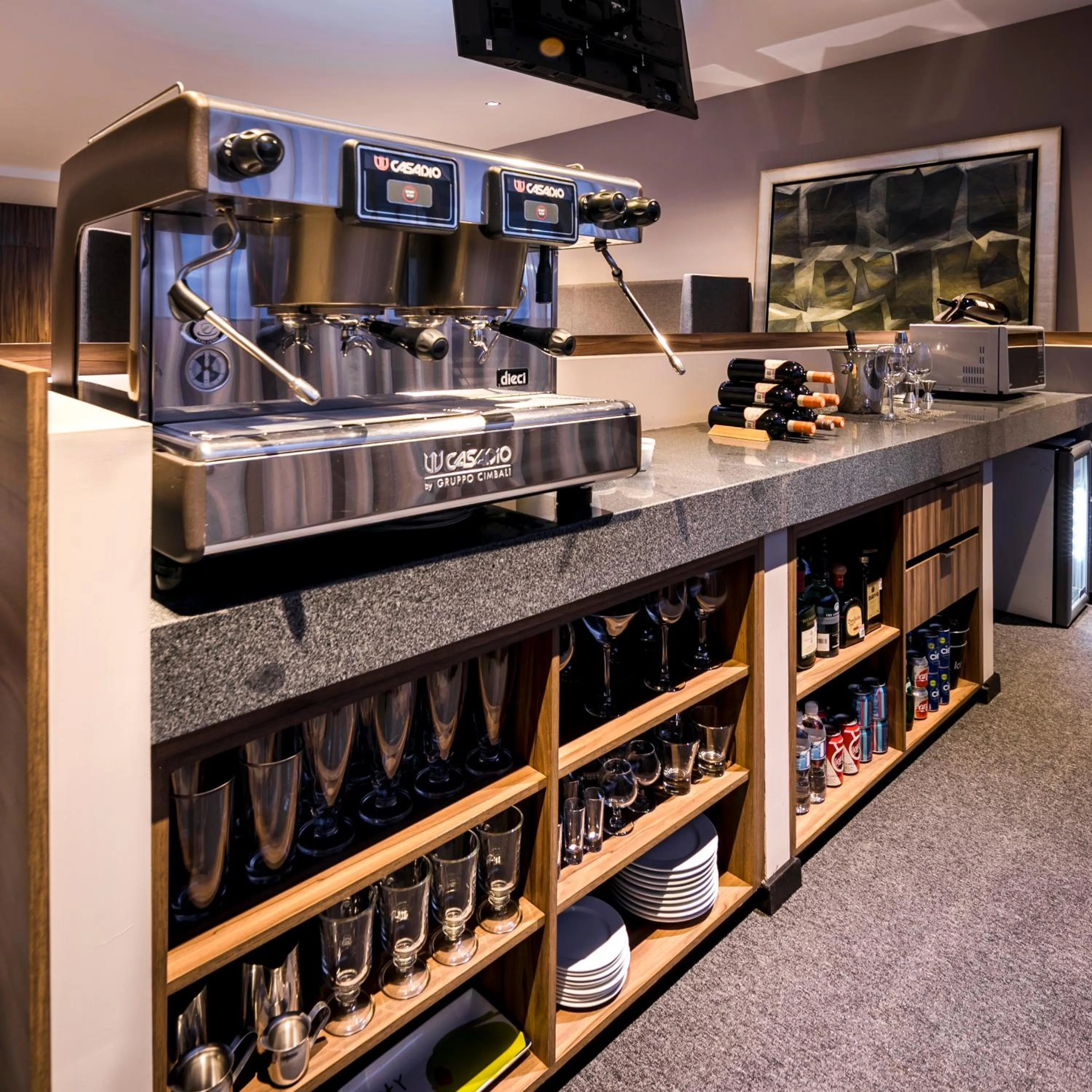 Restaurant/places to eat in Kharma Suites