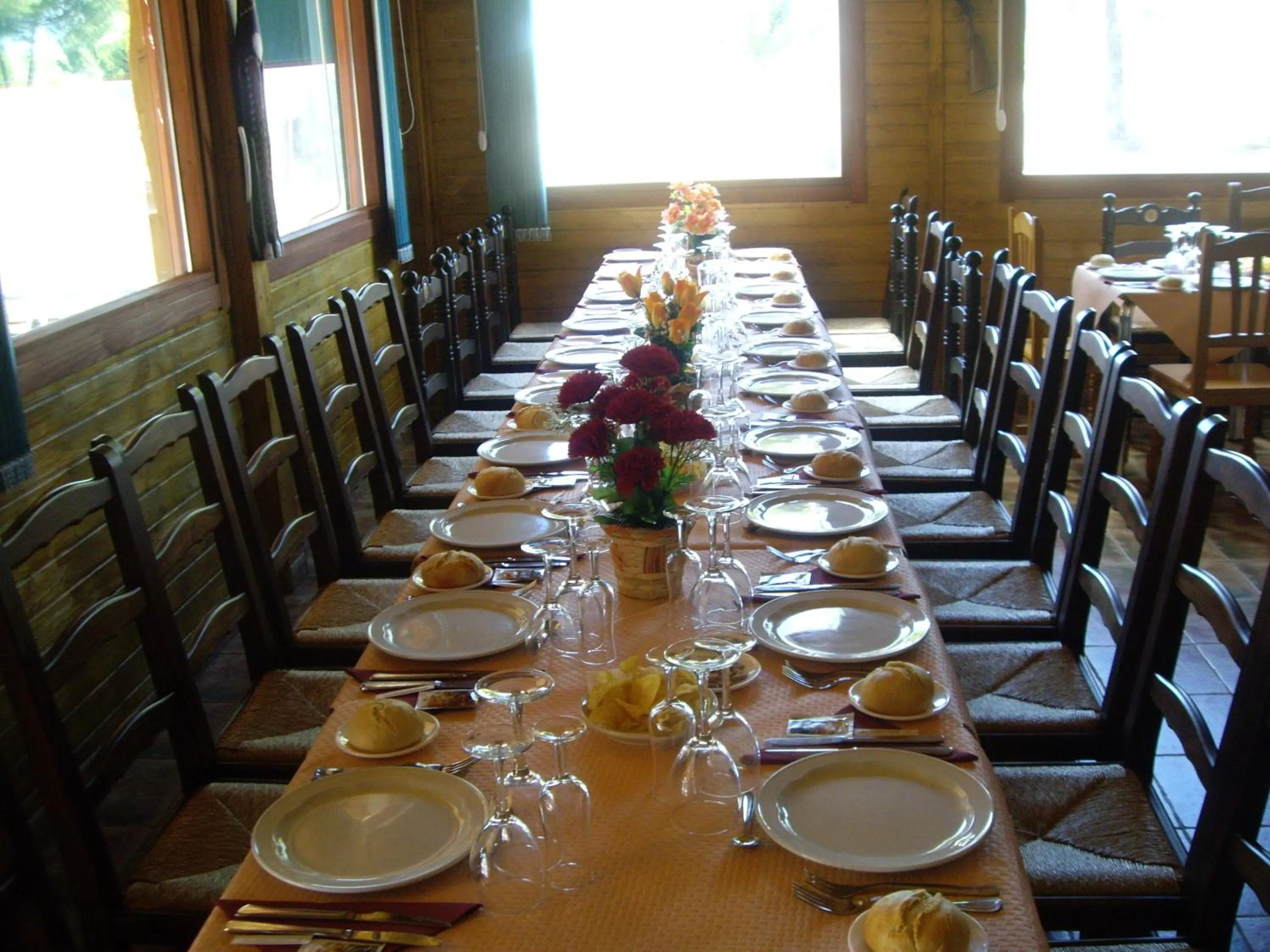 Restaurant/places to eat in Apartamentos Paraje San Gines