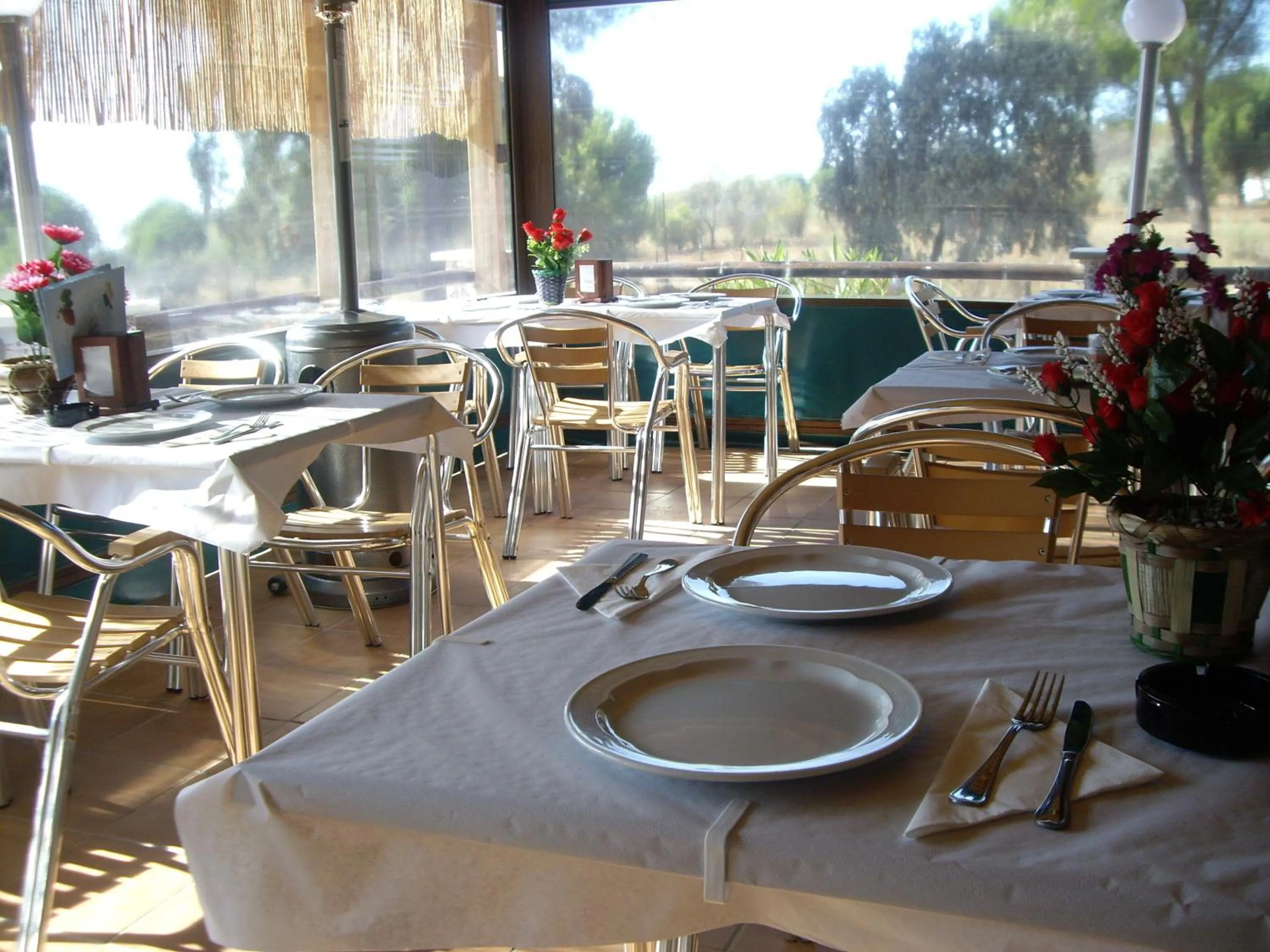 Restaurant/places to eat in Apartamentos Paraje San Gines