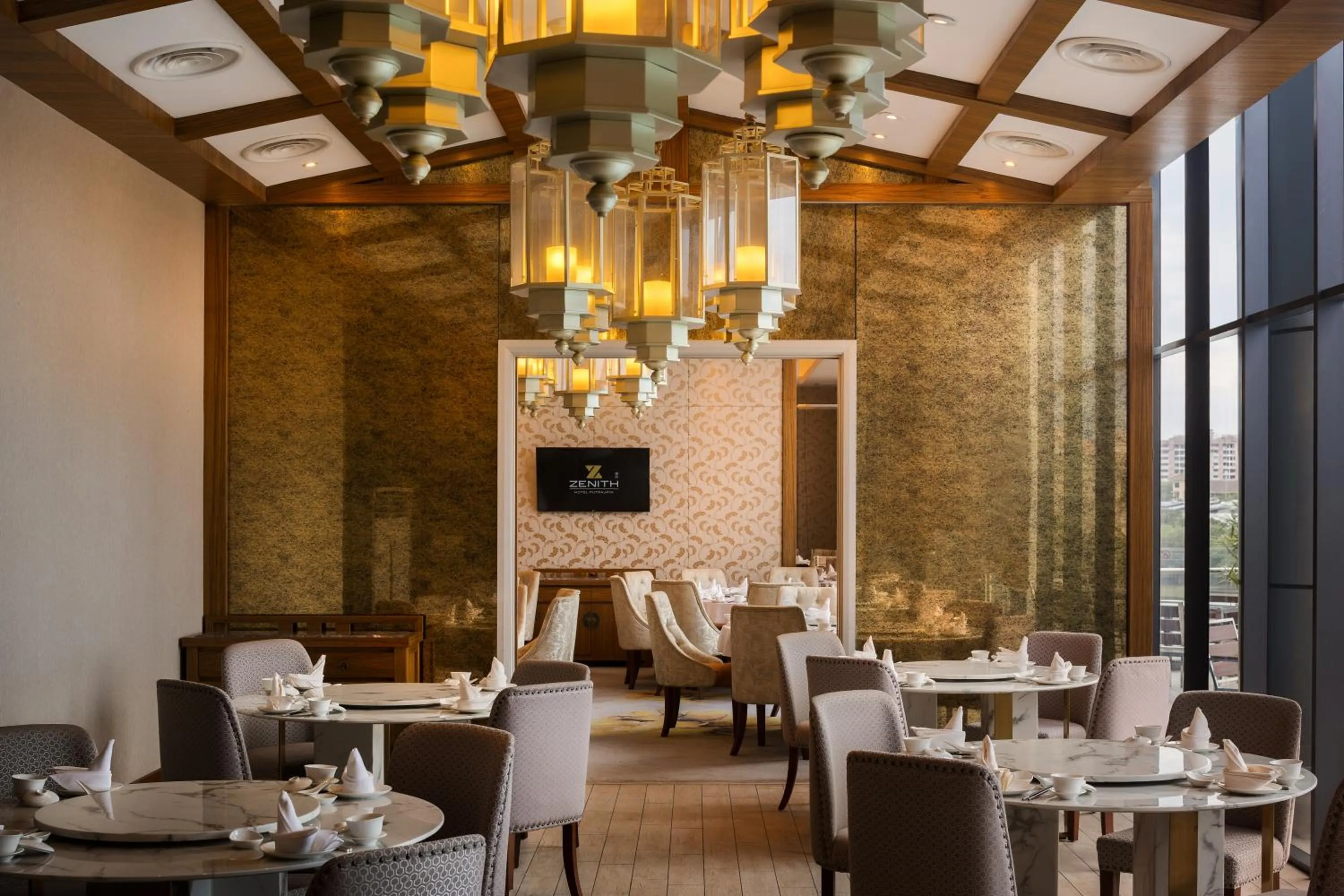 Restaurant/places to eat in Zenith Hotel Putrajaya