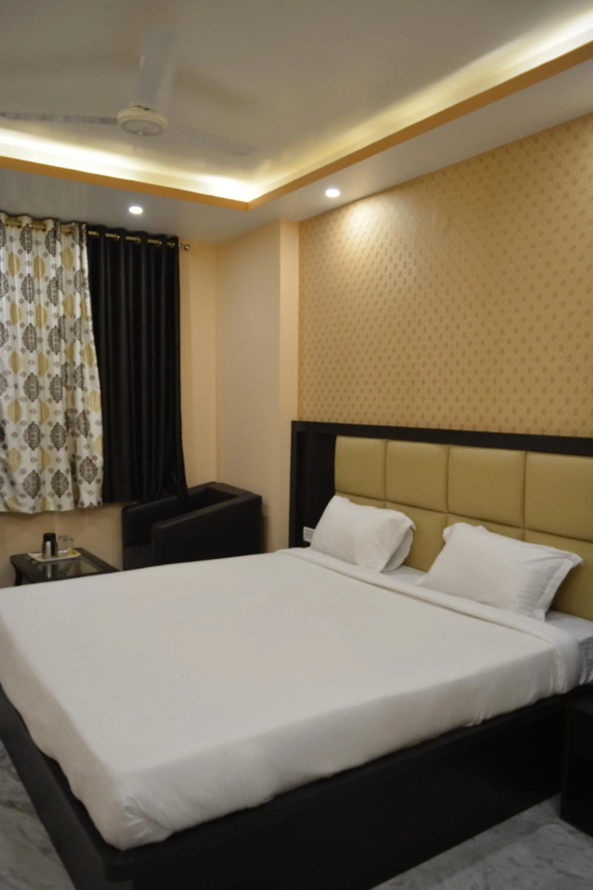 Deluxe Double Room in Olive suites