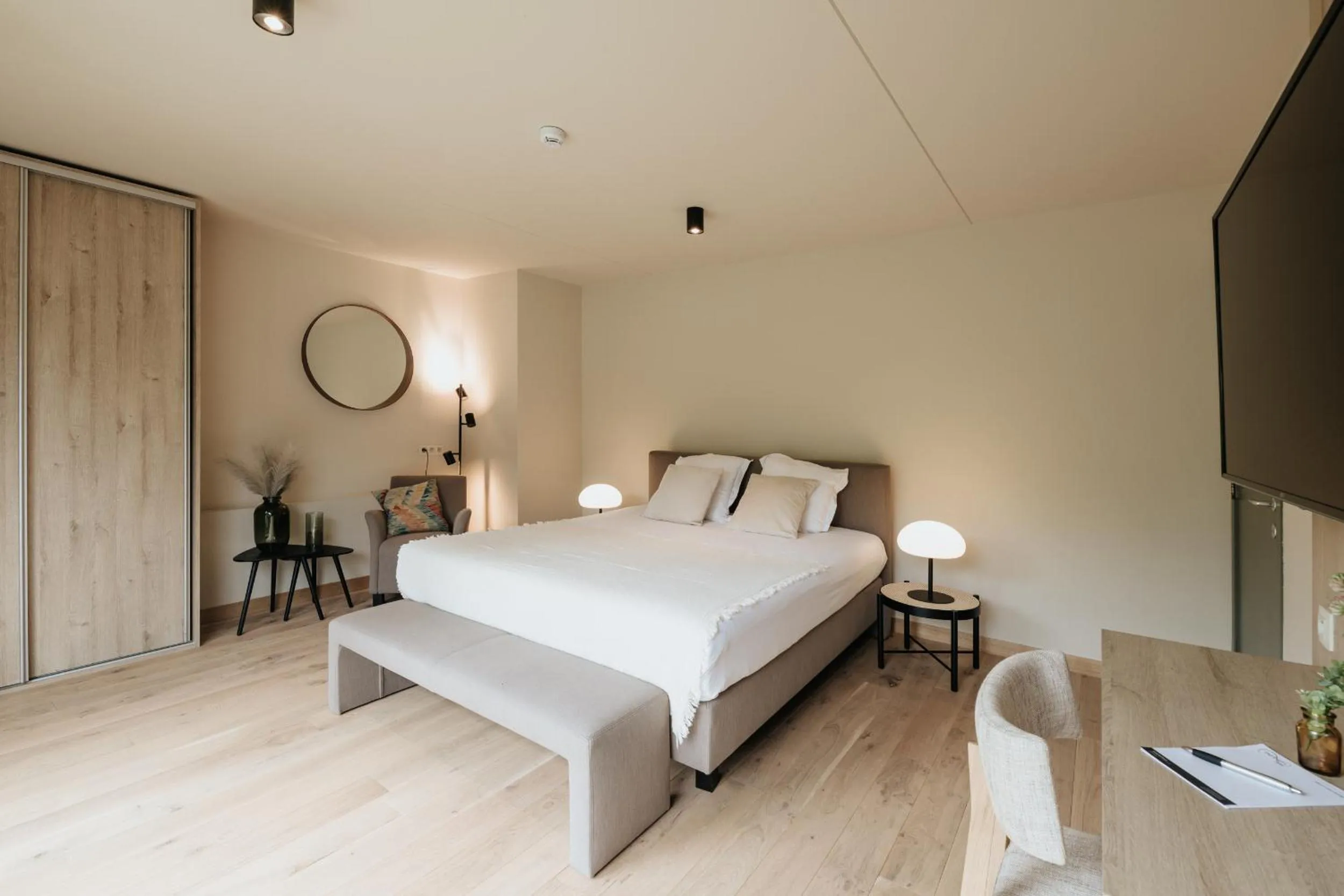 Bed in La Merveilleuse by Infiniti hôtel