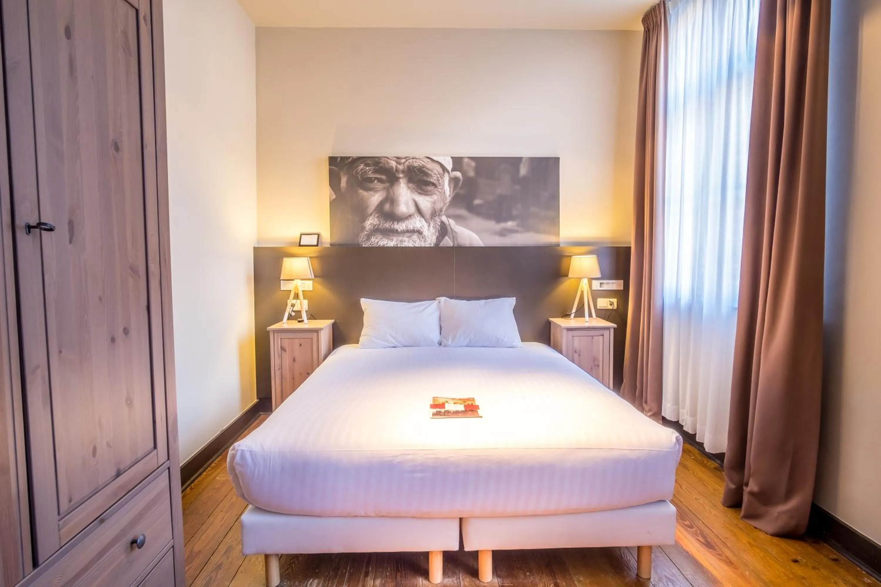 Bedroom, Bed in La Merveilleuse by Infiniti hôtel