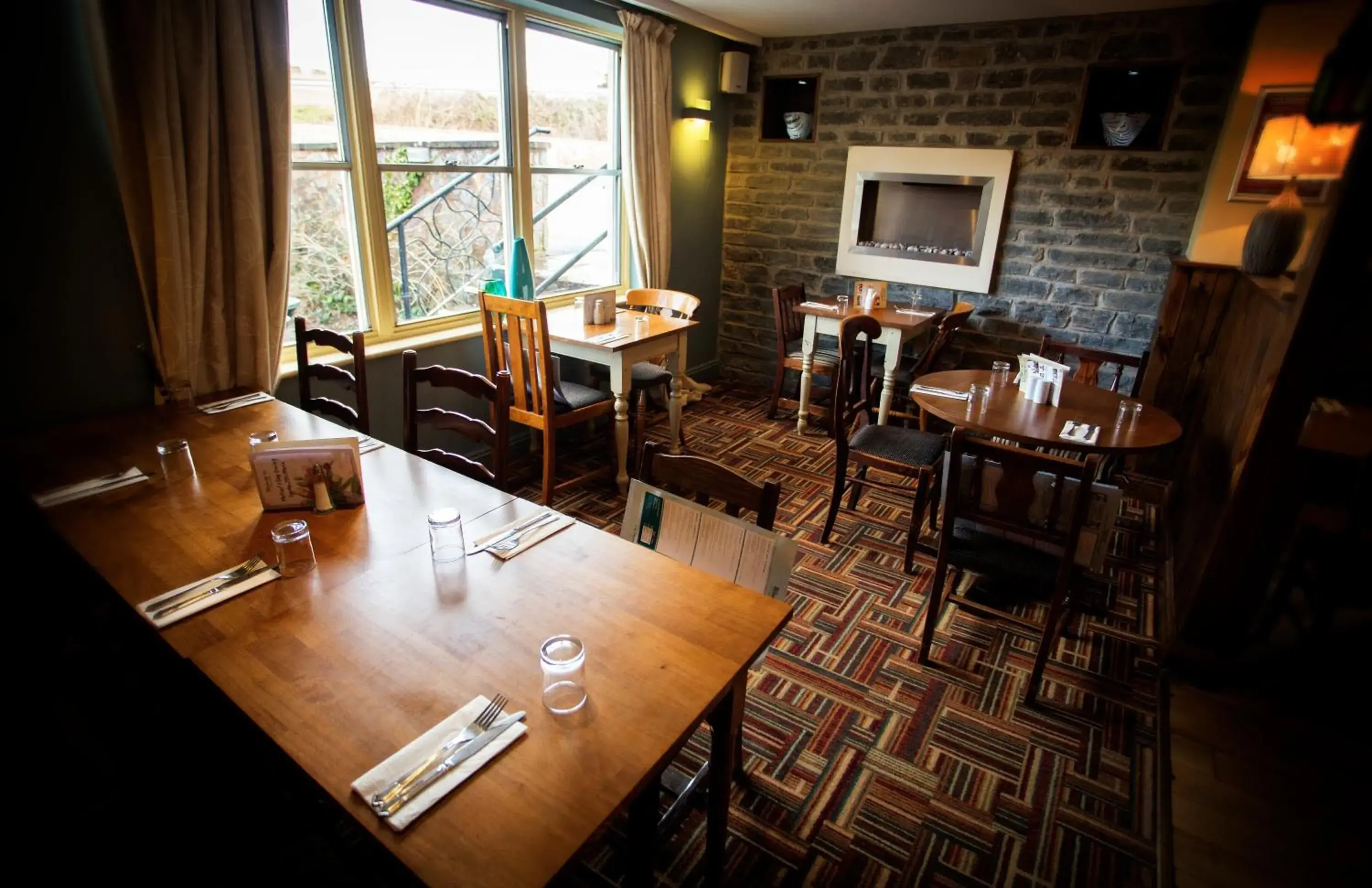 Restaurant/Places to Eat in Beambridge Inn