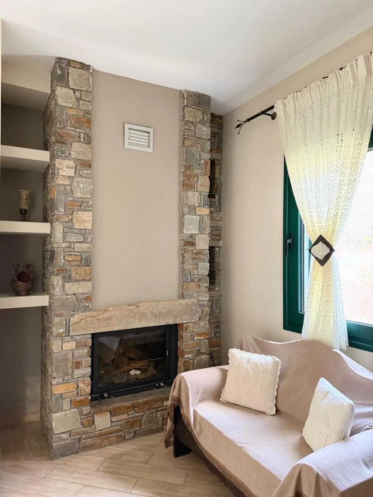 Evzin Hotel