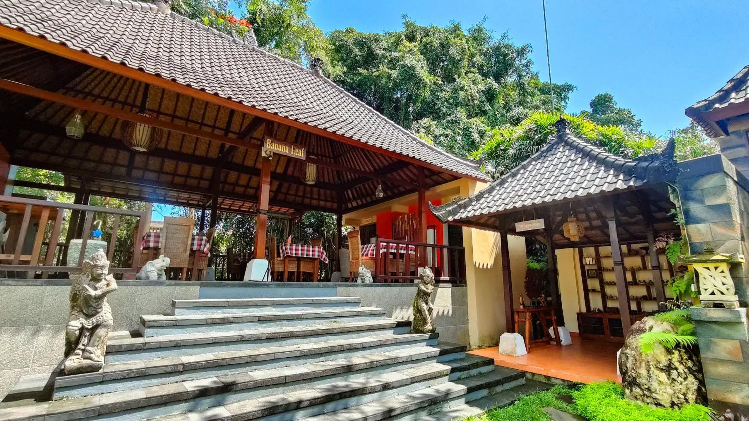 Restaurant/places to eat in Villa Nirvana Restaurant/places to eat in Villa Nirvana