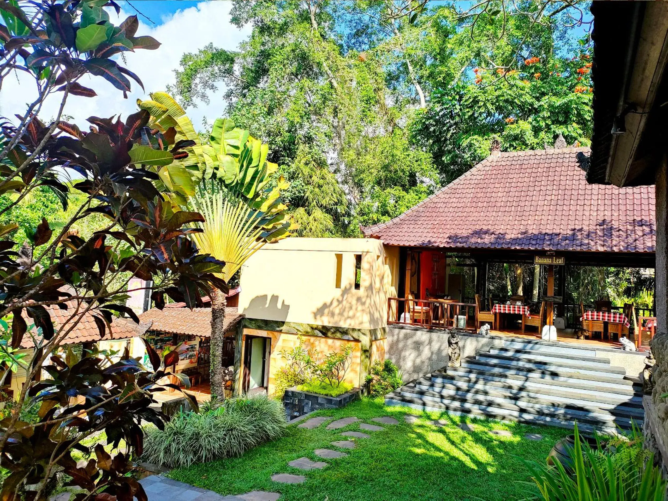 Restaurant/places to eat in Villa Nirvana Restaurant/places to eat in Villa Nirvana