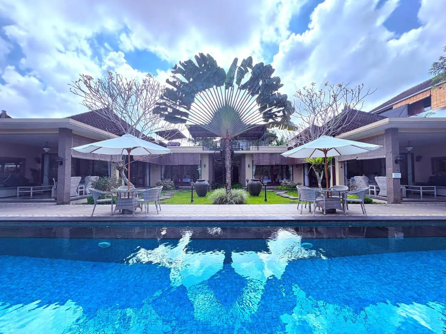 Property building in Villa Nirvana Property building in Villa Nirvana