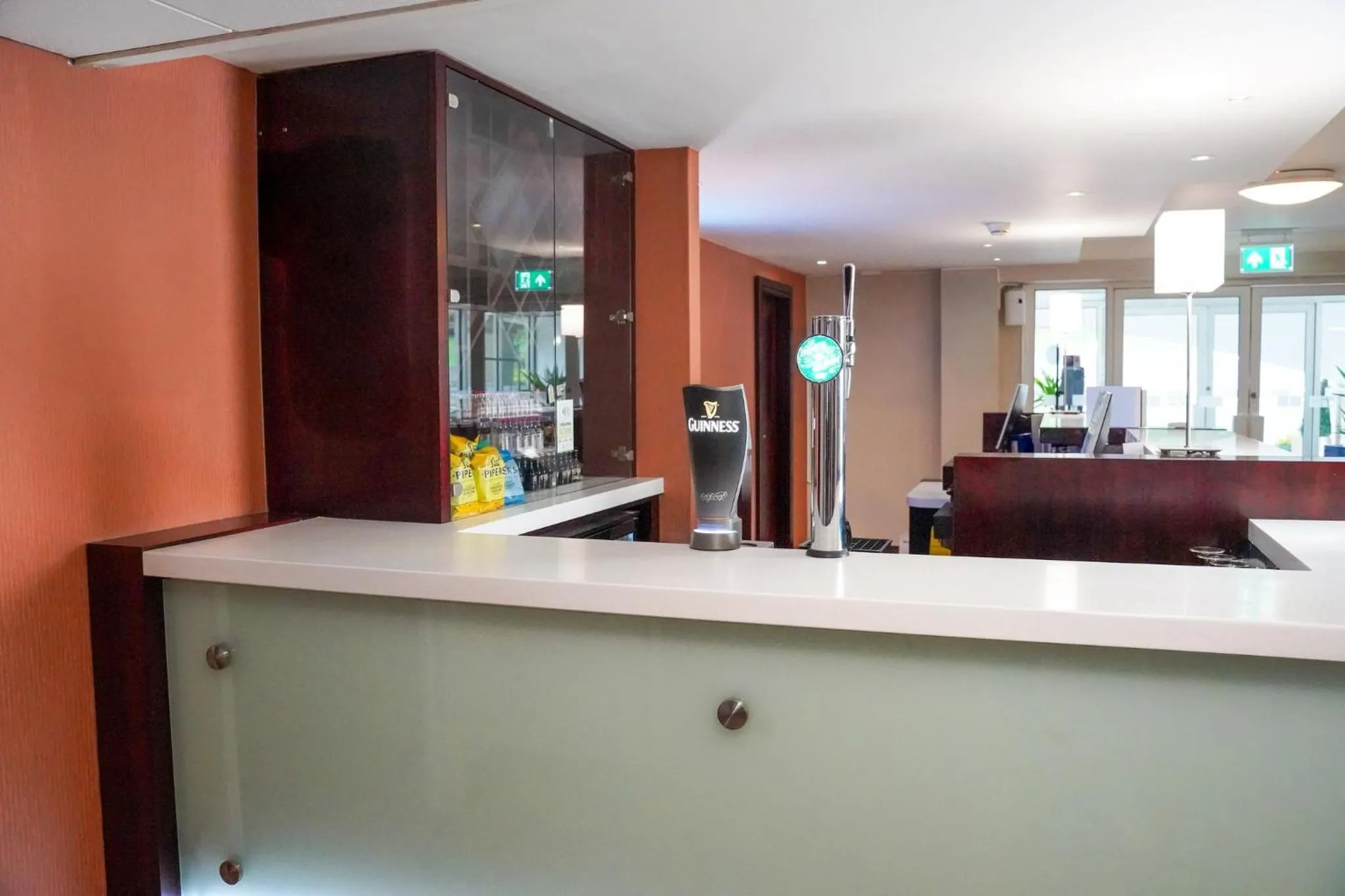 Lounge or bar in Holiday Inn Express Glenrothes by IHG