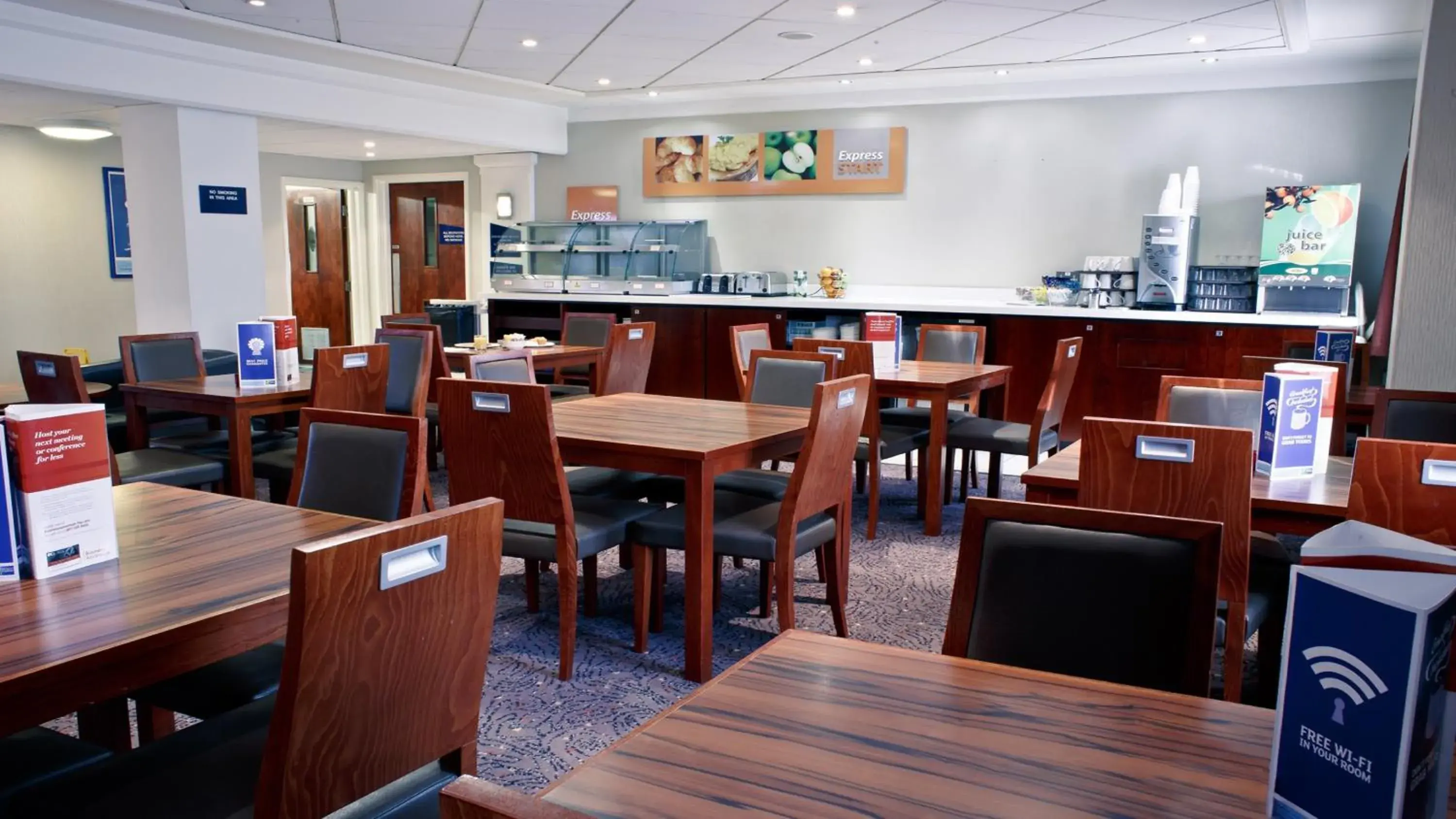 Restaurant/places to eat in Holiday Inn Express Glenrothes by IHG Restaurant/places to eat in Holiday Inn Express Glenrothes by IHG
