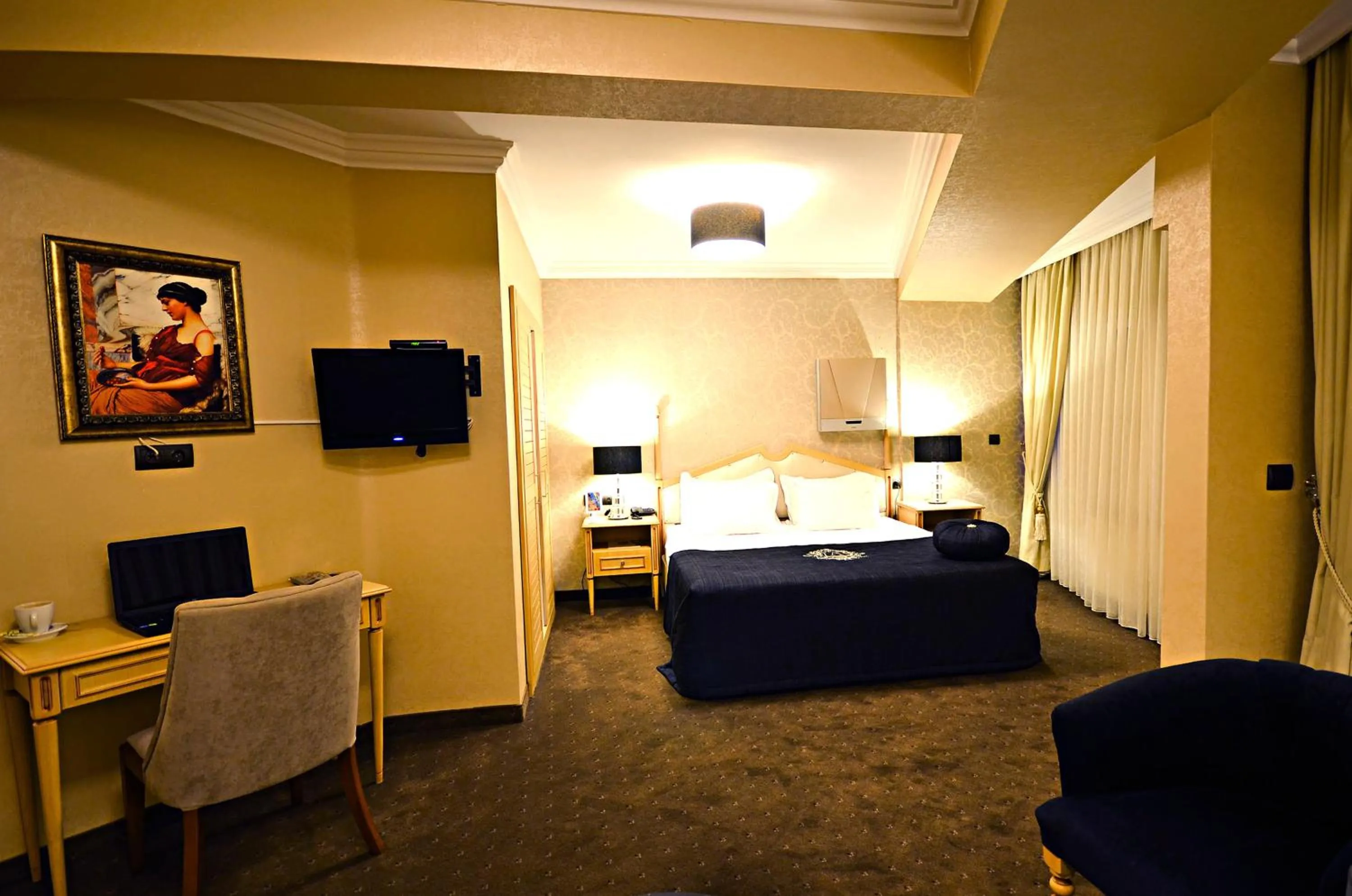 Photo of the whole room, Bed in Ada Life Hotel