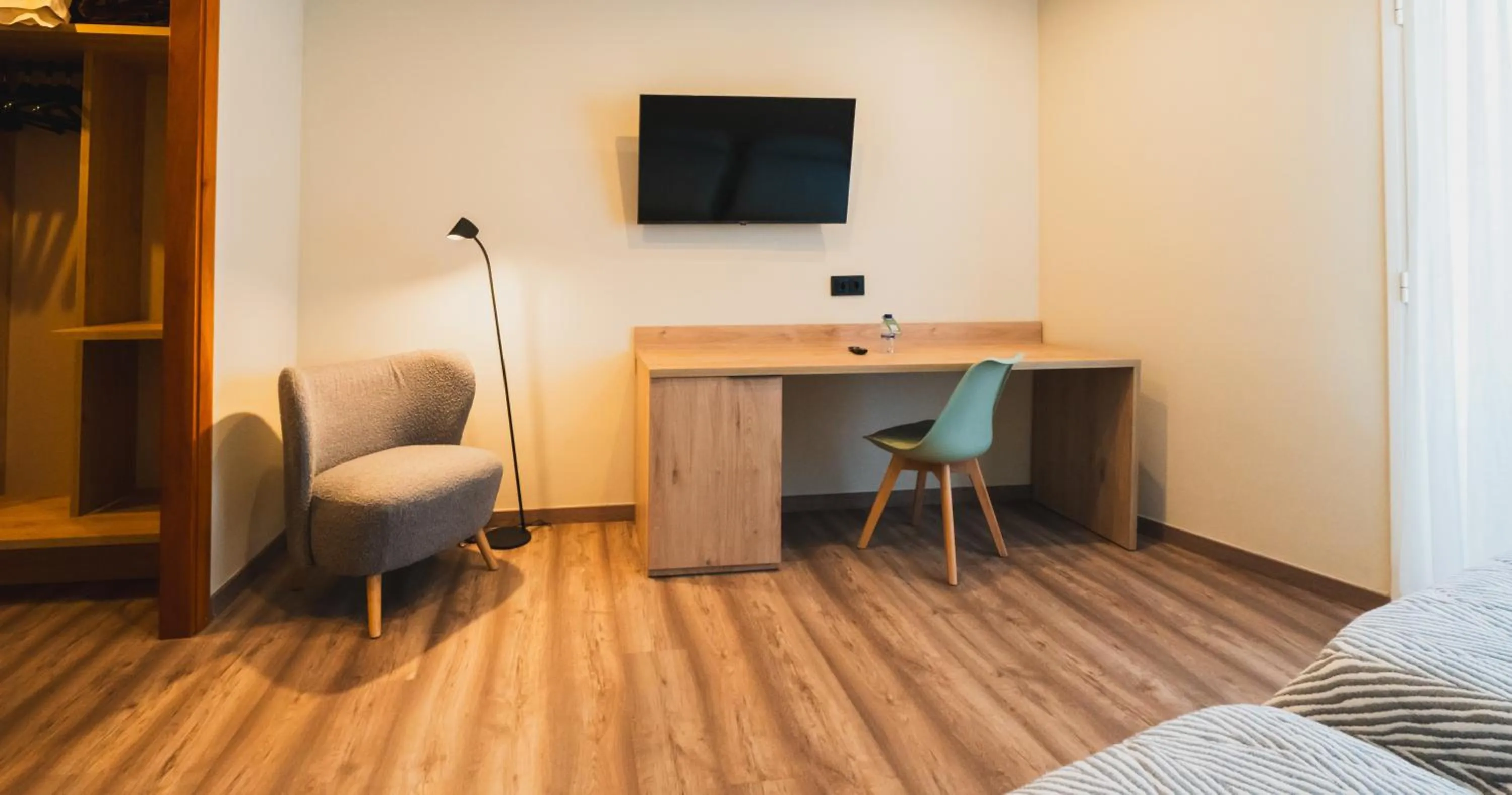 Living room in Hotel Jardí Apartaments