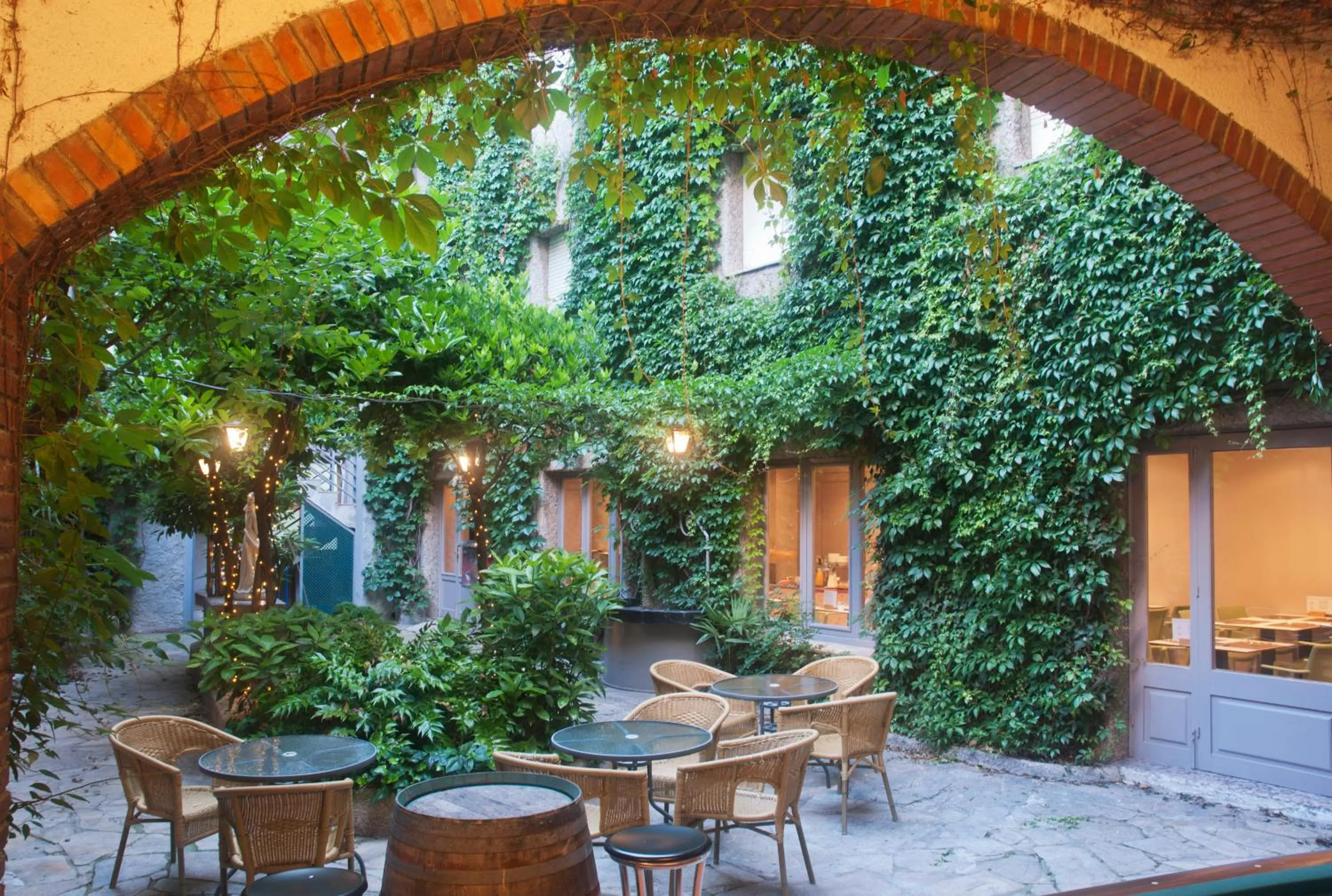 Garden in Hotel Jardí Apartaments