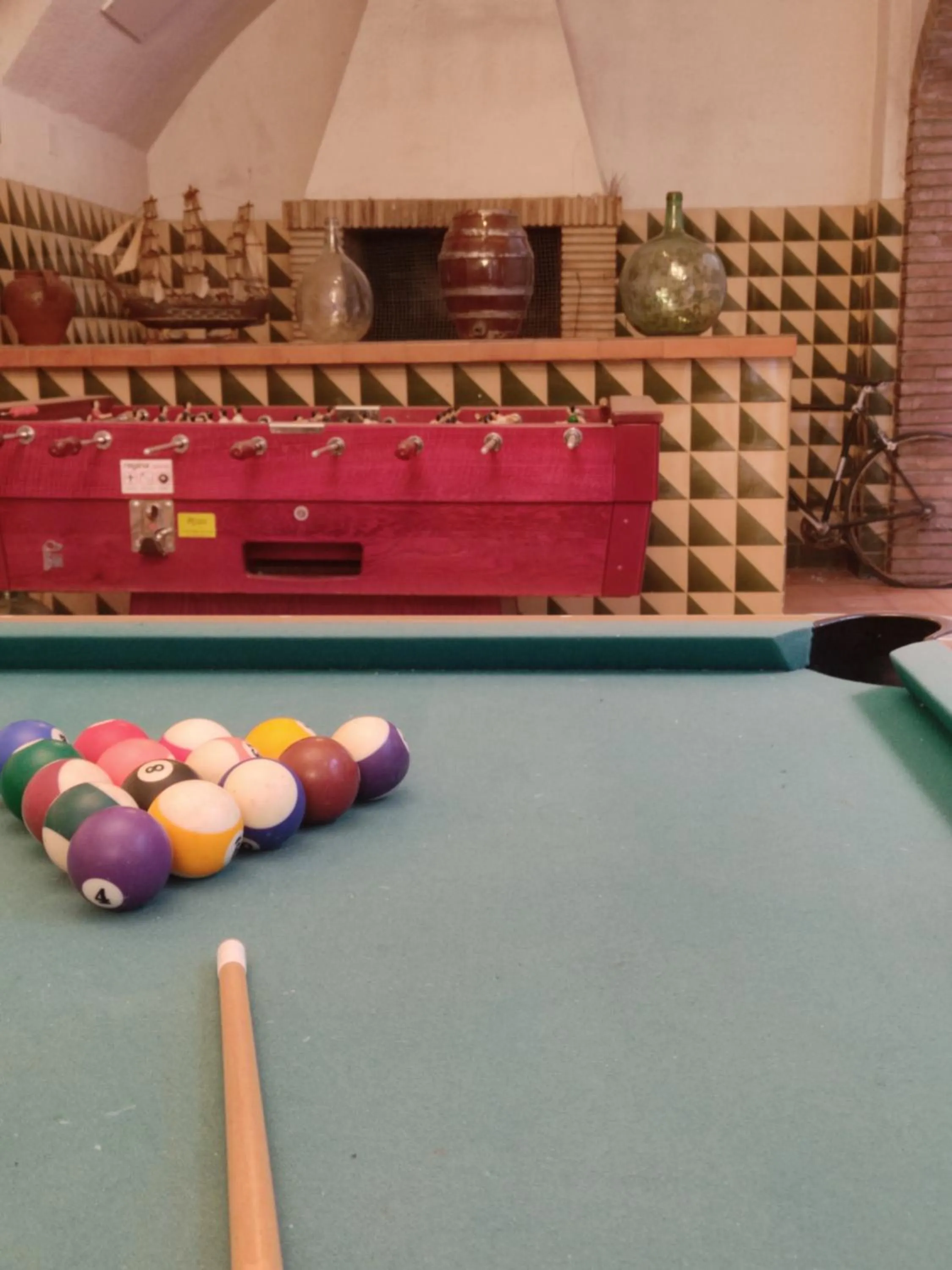 Billiard in Hotel Jardí Apartaments