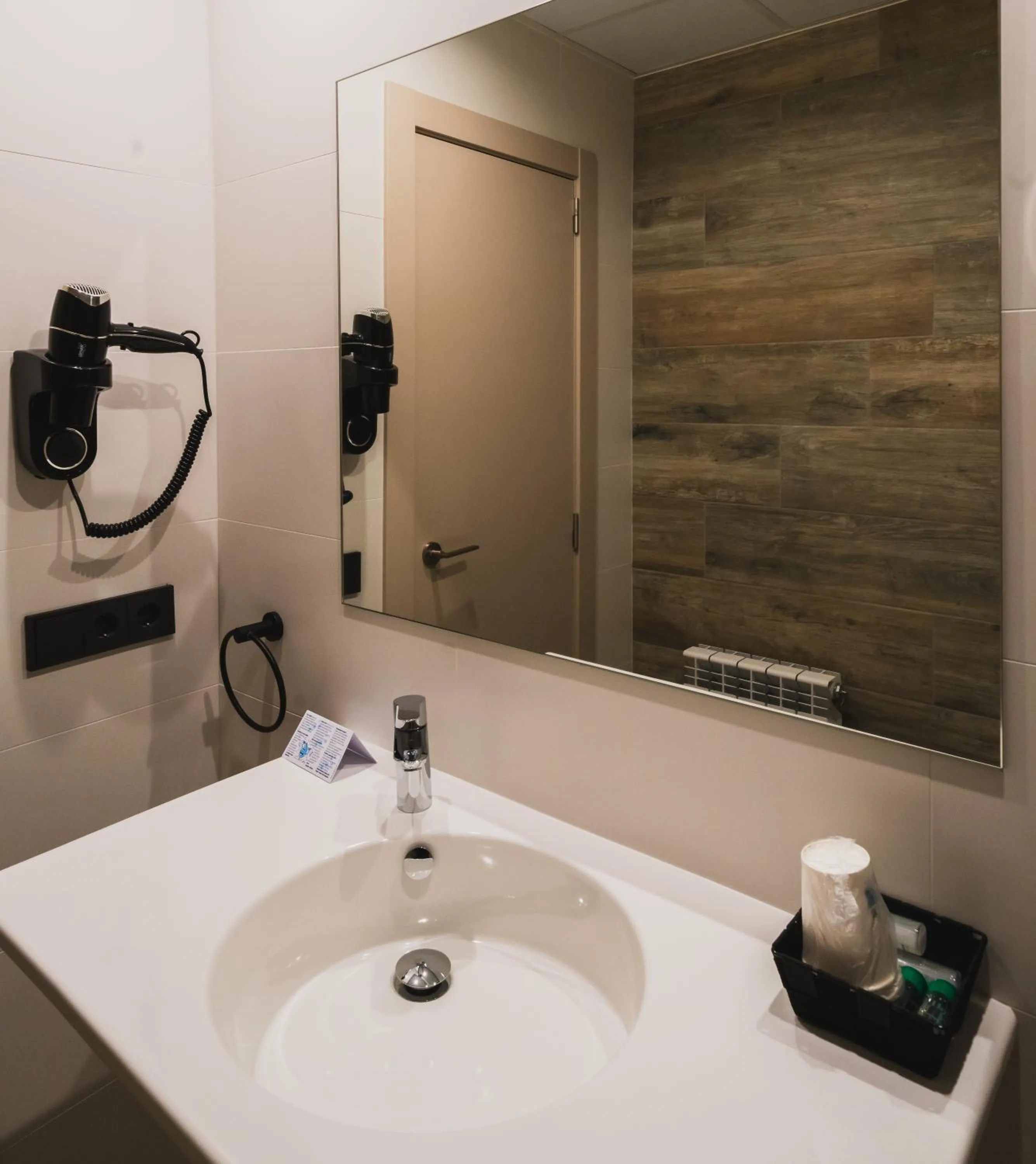 Bathroom in Hotel Jardí Apartaments