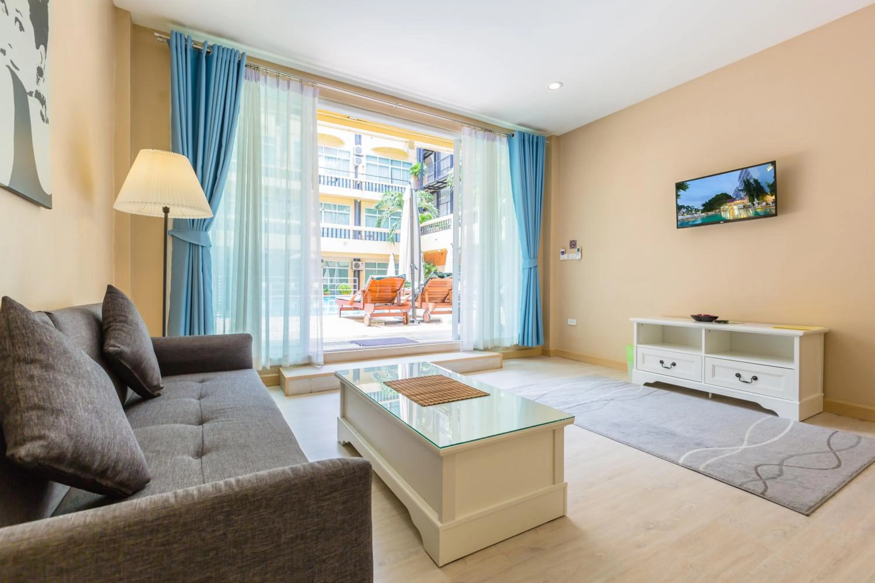 Living room in Zing Resort & Spa