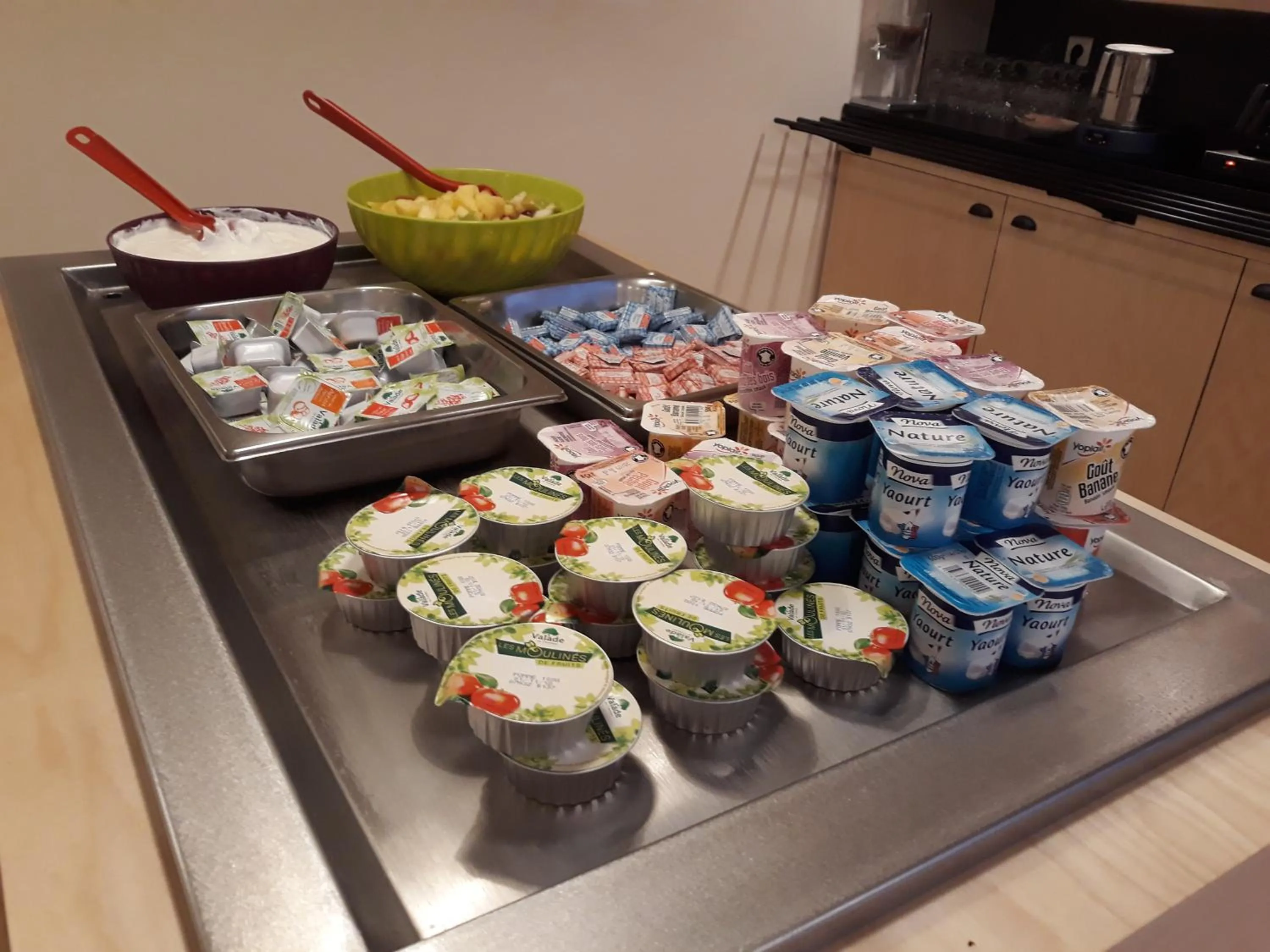 Buffet breakfast in La Godinière